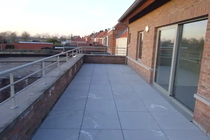 Ruime duplex met 2 slaapkamers en terras foto 15