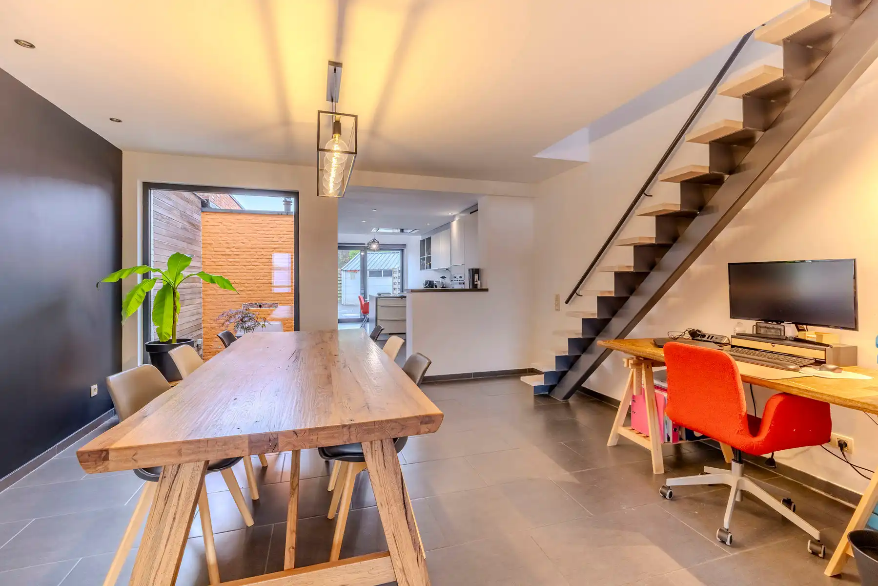 Gerenoveerde woning met o.a. 3 slaapkamers foto 14