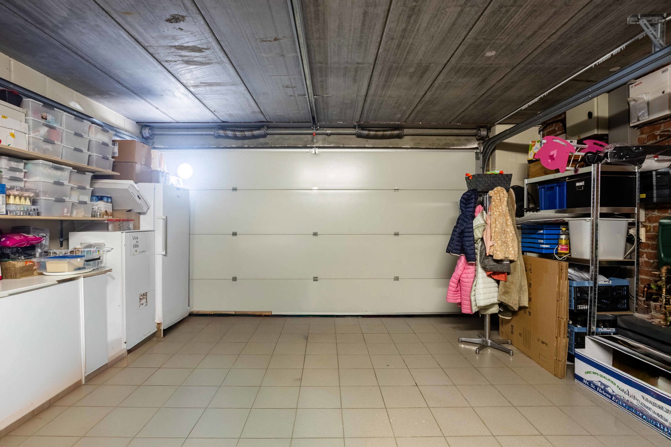 Goed gelegen, ruime & instapklare eigendom met tuin & garage foto 30