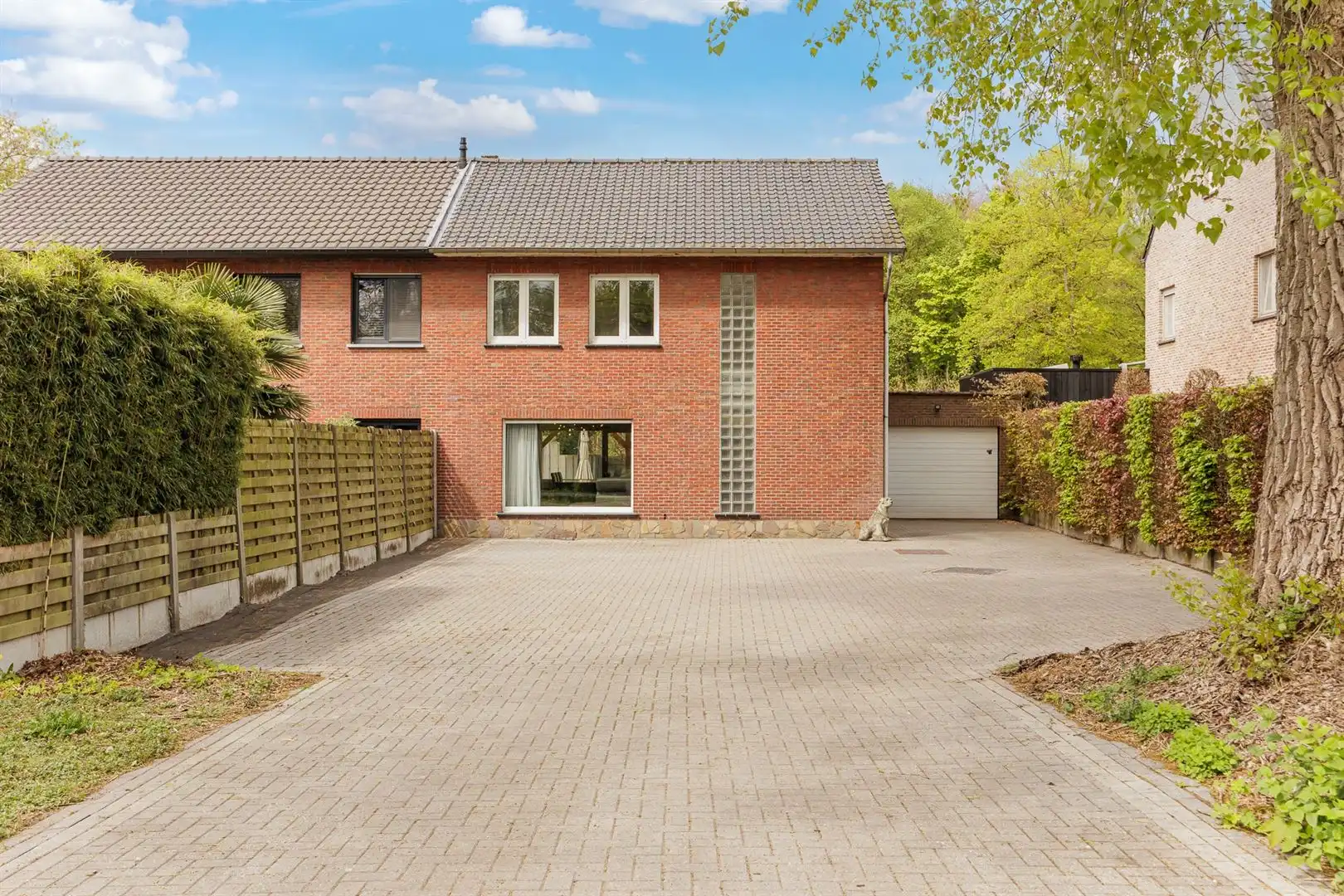 Ruime, lichte woning met garage & oprit op centrale ligging foto 22