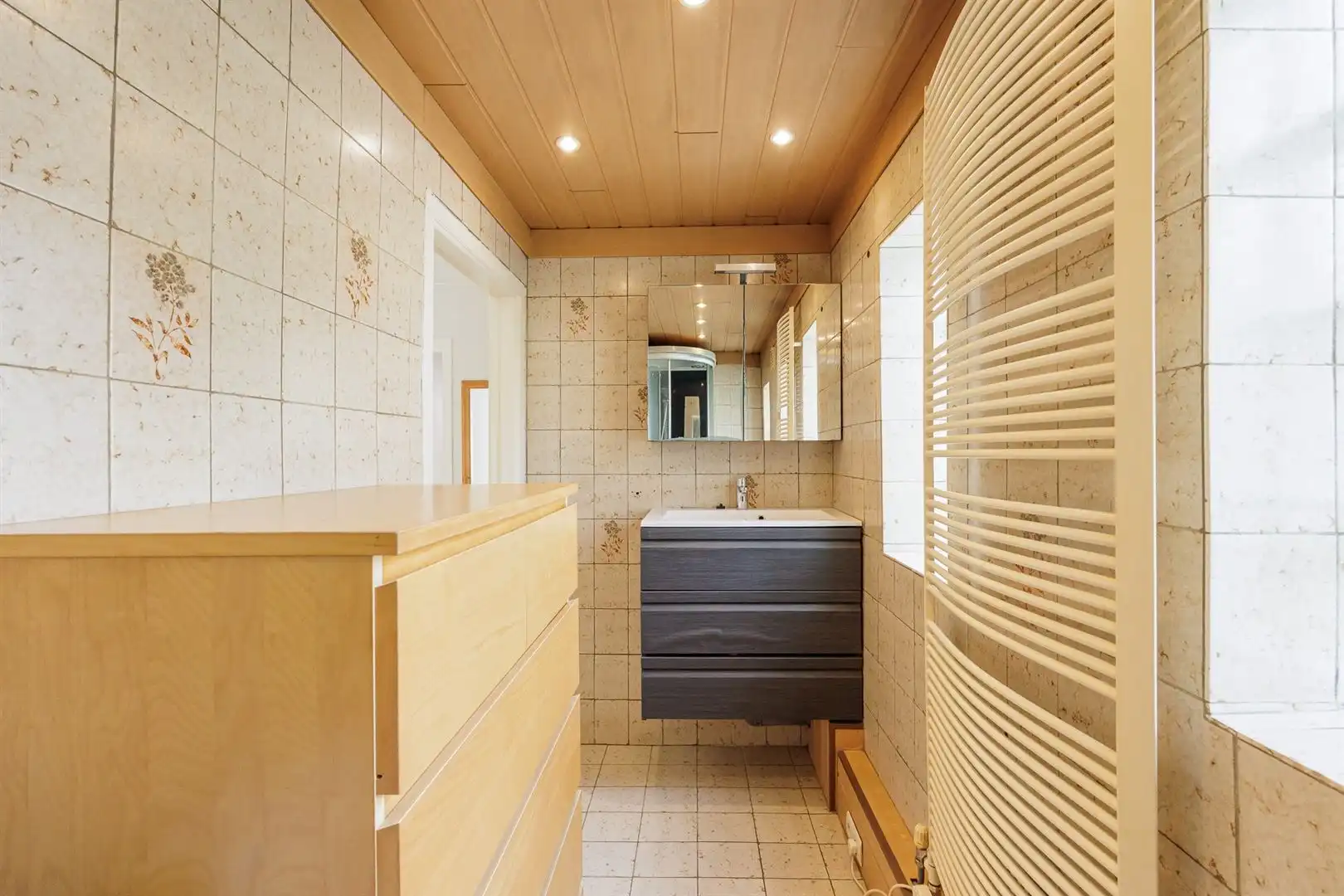 Ruime, lichte woning met garage & oprit op centrale ligging foto 22