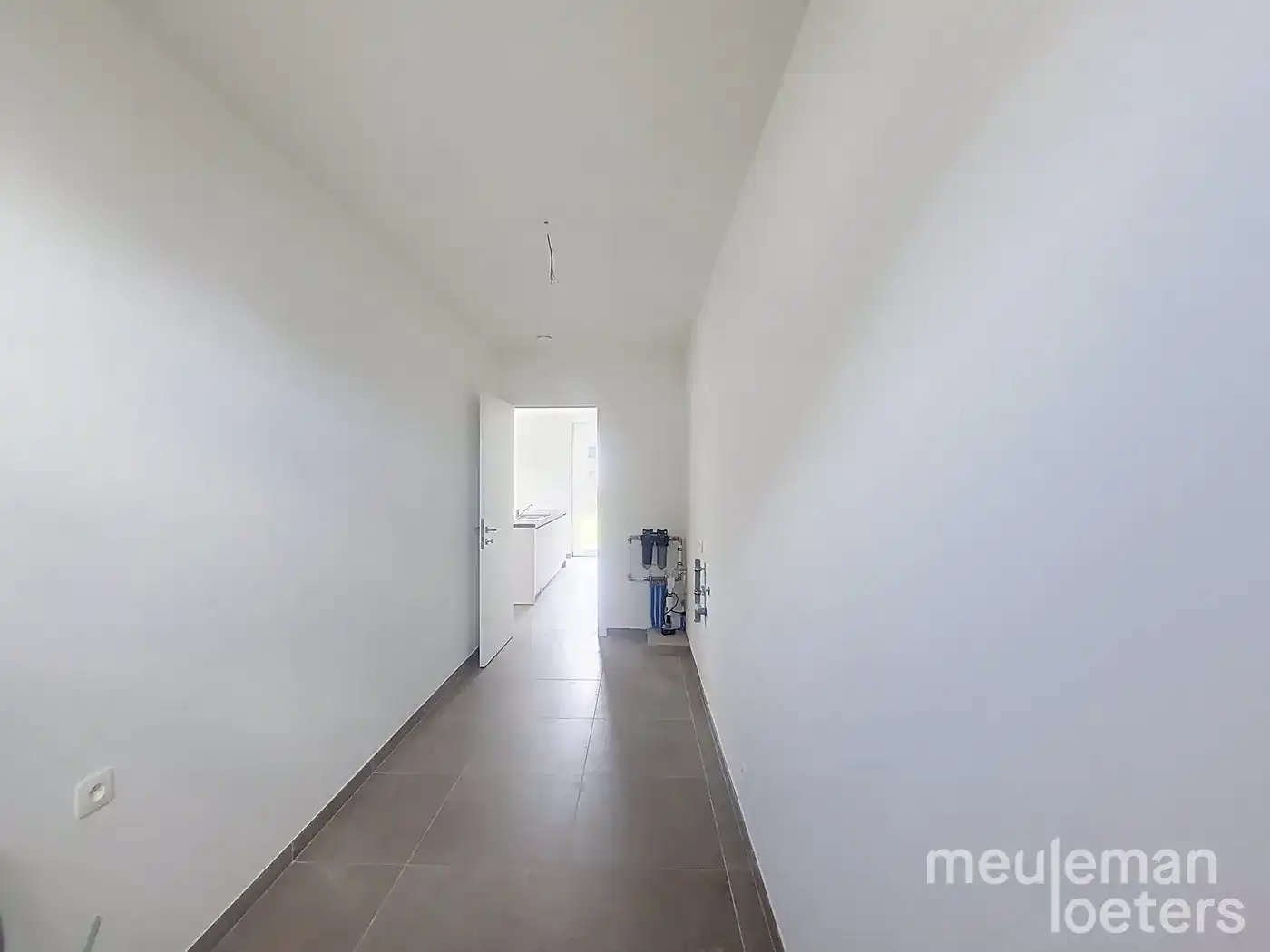 Nieuwbouwwoning met 4 slaapkamers foto 6