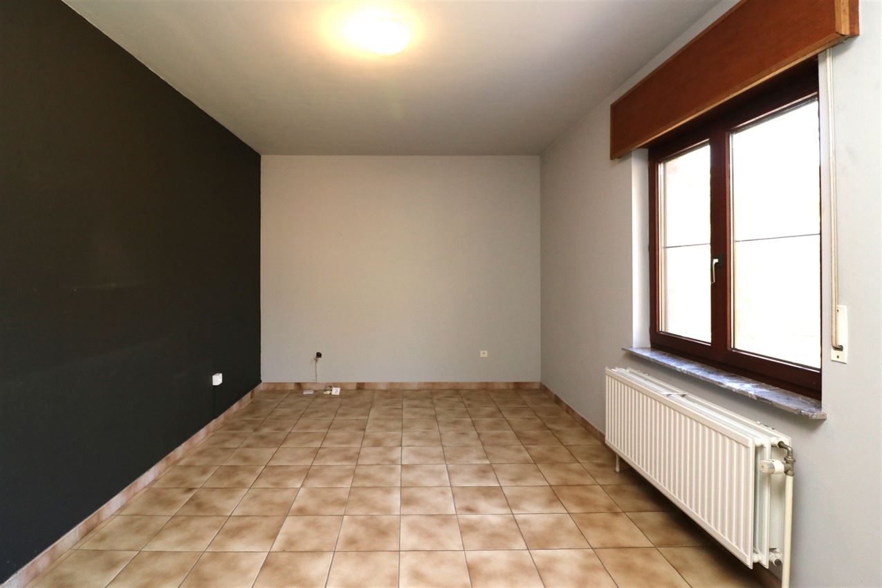 Label c, mooi gelegen landhuis, zonnige leefruimte foto 27