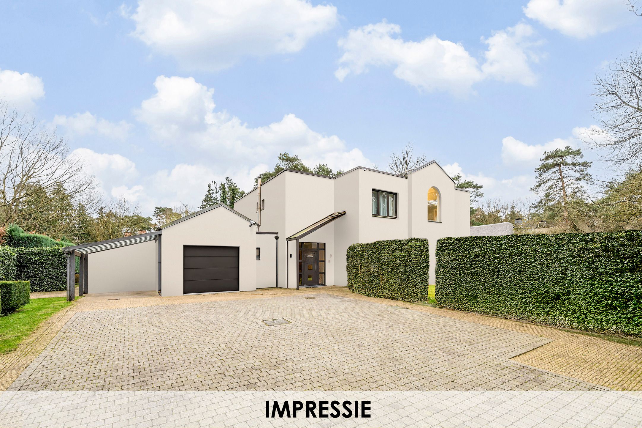 Hoofdfoto van de publicatie: Moderne villa met zwembad op ca. 2.066 m² in Koningshof!