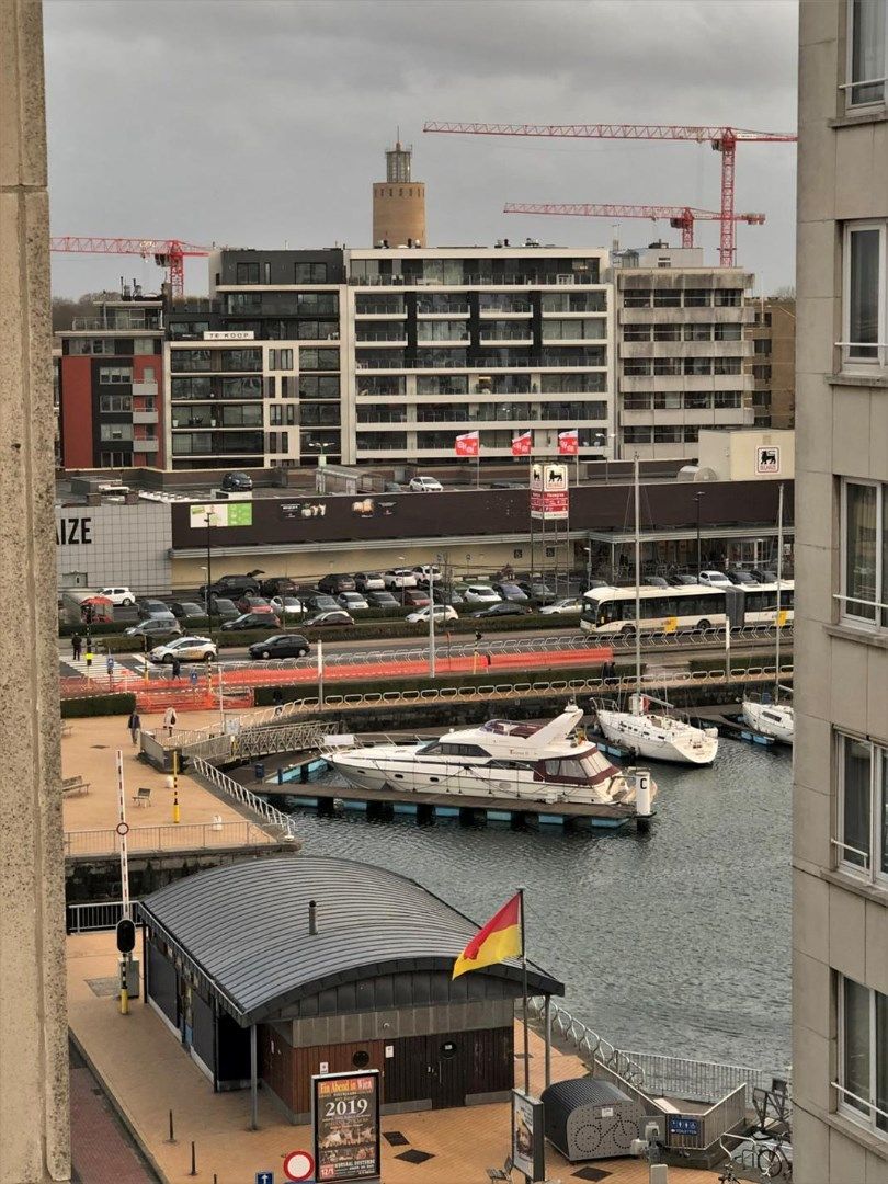 Ruim appartement met terras en lift in centrum Oostende, recentelijk gerenoveerd foto 8