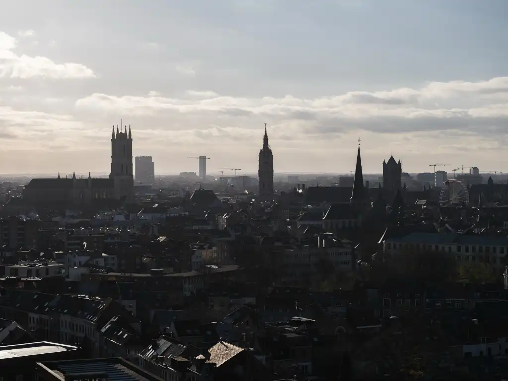 Luxe penthouse (bj. 2021) met twee kamers en een uitzonderlijk terras met panoramisch zicht over Gent en zijn torens. foto 16