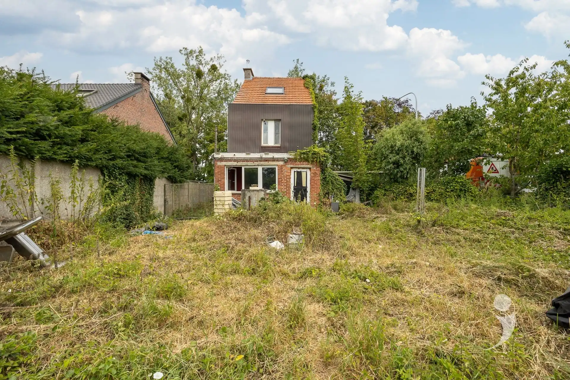 Te renoveren eengezinswoning met grote tuin foto 14