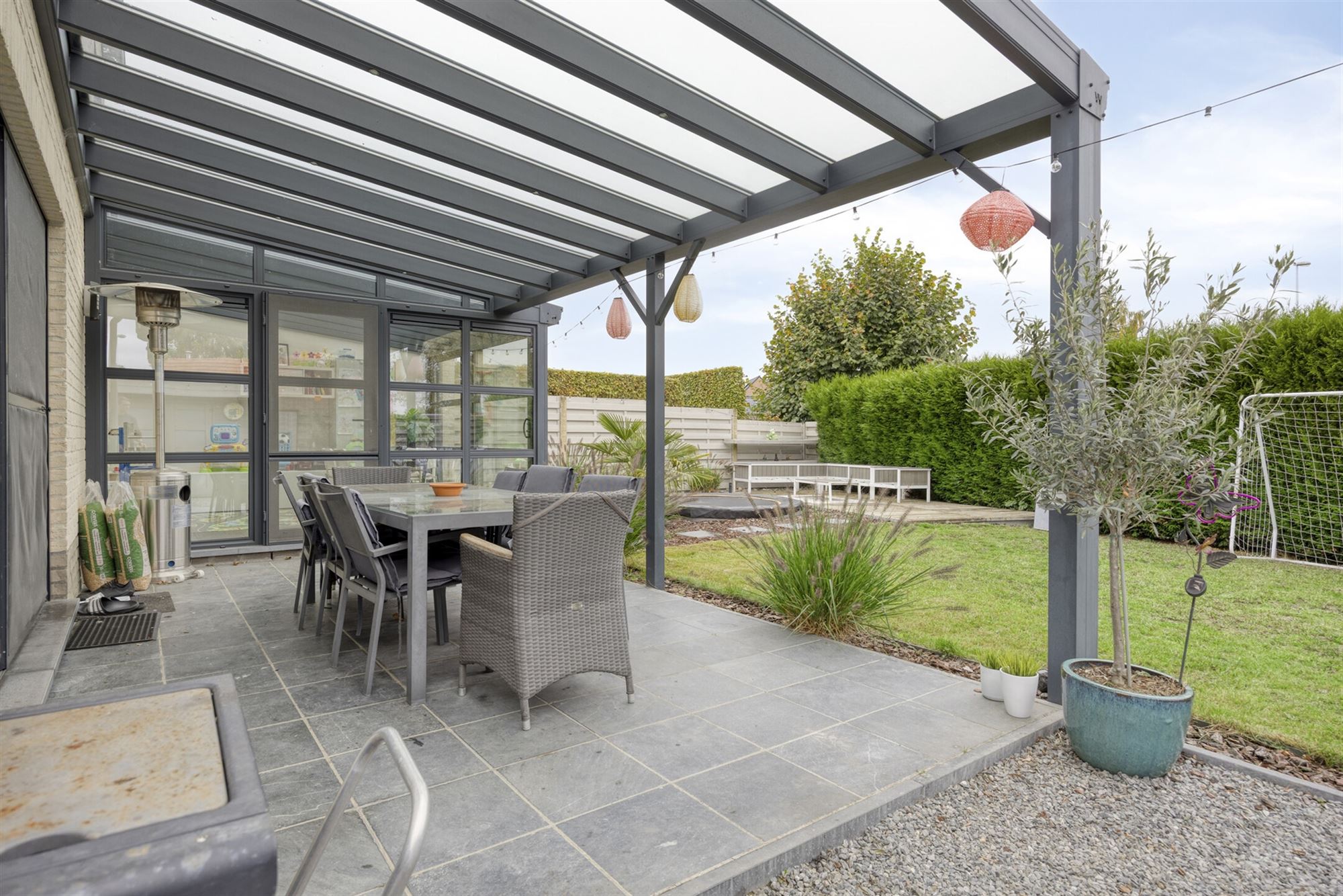 Ruime energiezuinige gezinswoning met 4 slaapkamers foto 35