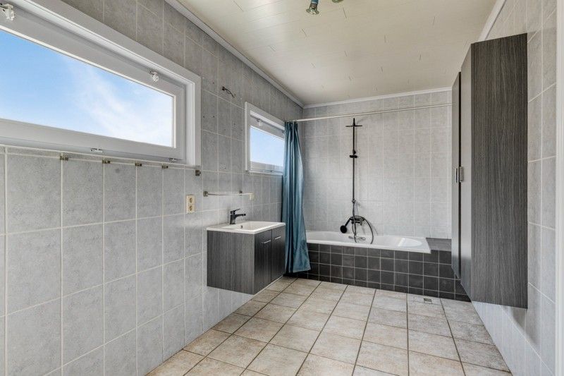 🌿 Instapklare halfopen woning met 3 slaapkamers, tuin, garage en zonnepanelen in Beveren-Leie TE KOOP! foto 7