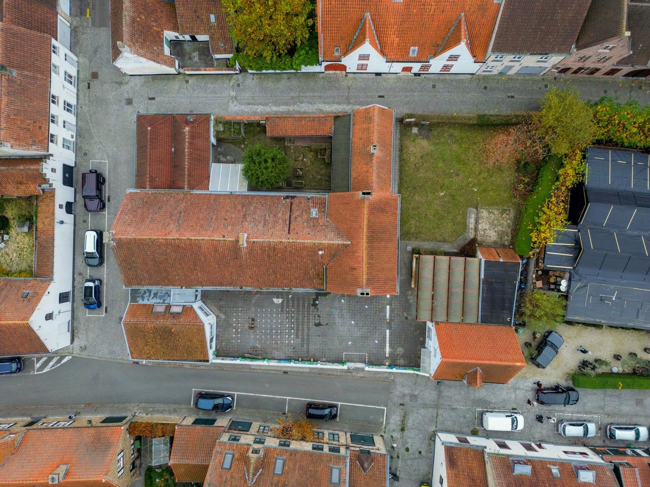 Oude schoolsite met veel potentieel foto 6