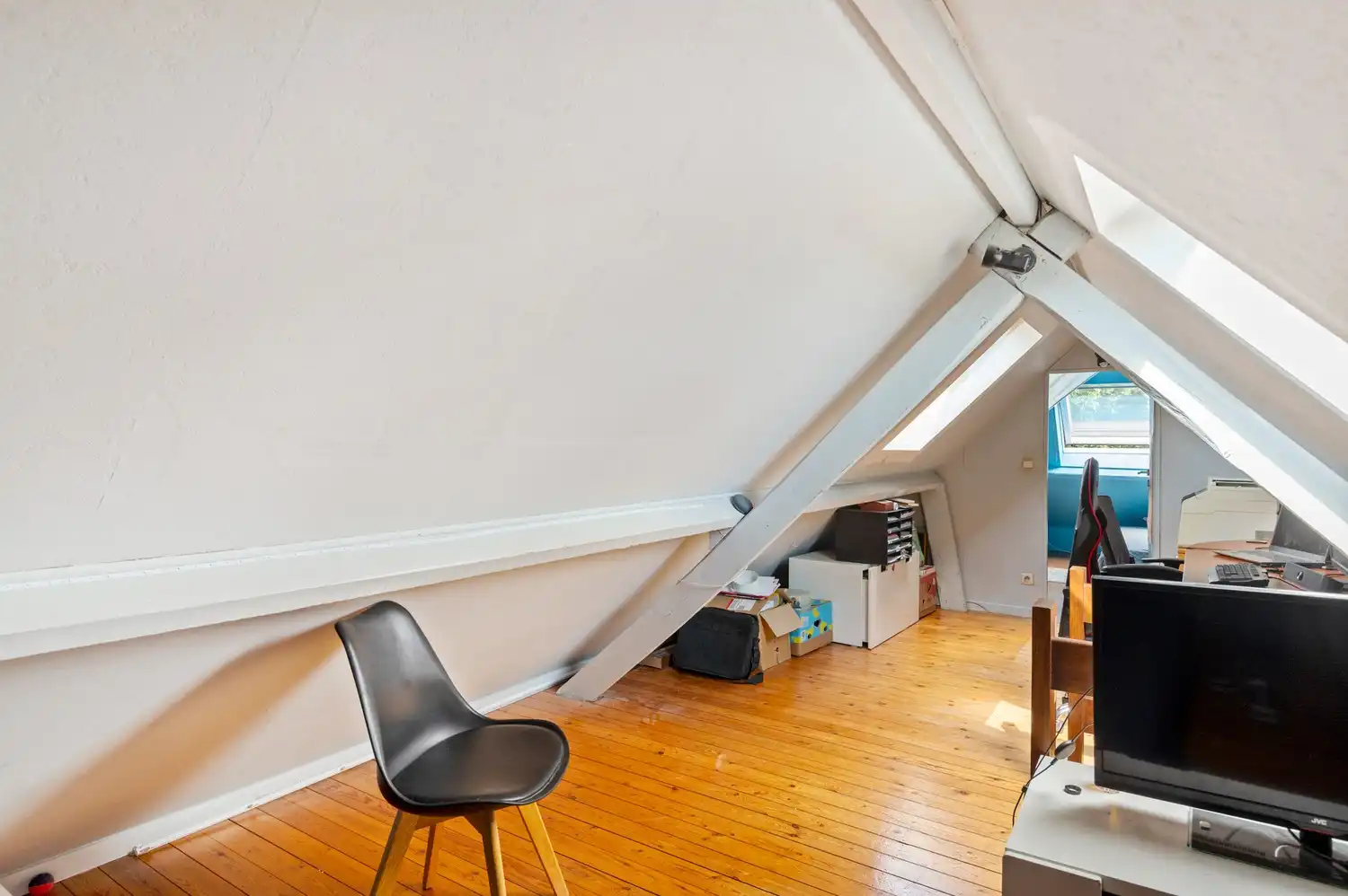 Instapklare woning met 4 slpkrs in hartje Edegem foto 21