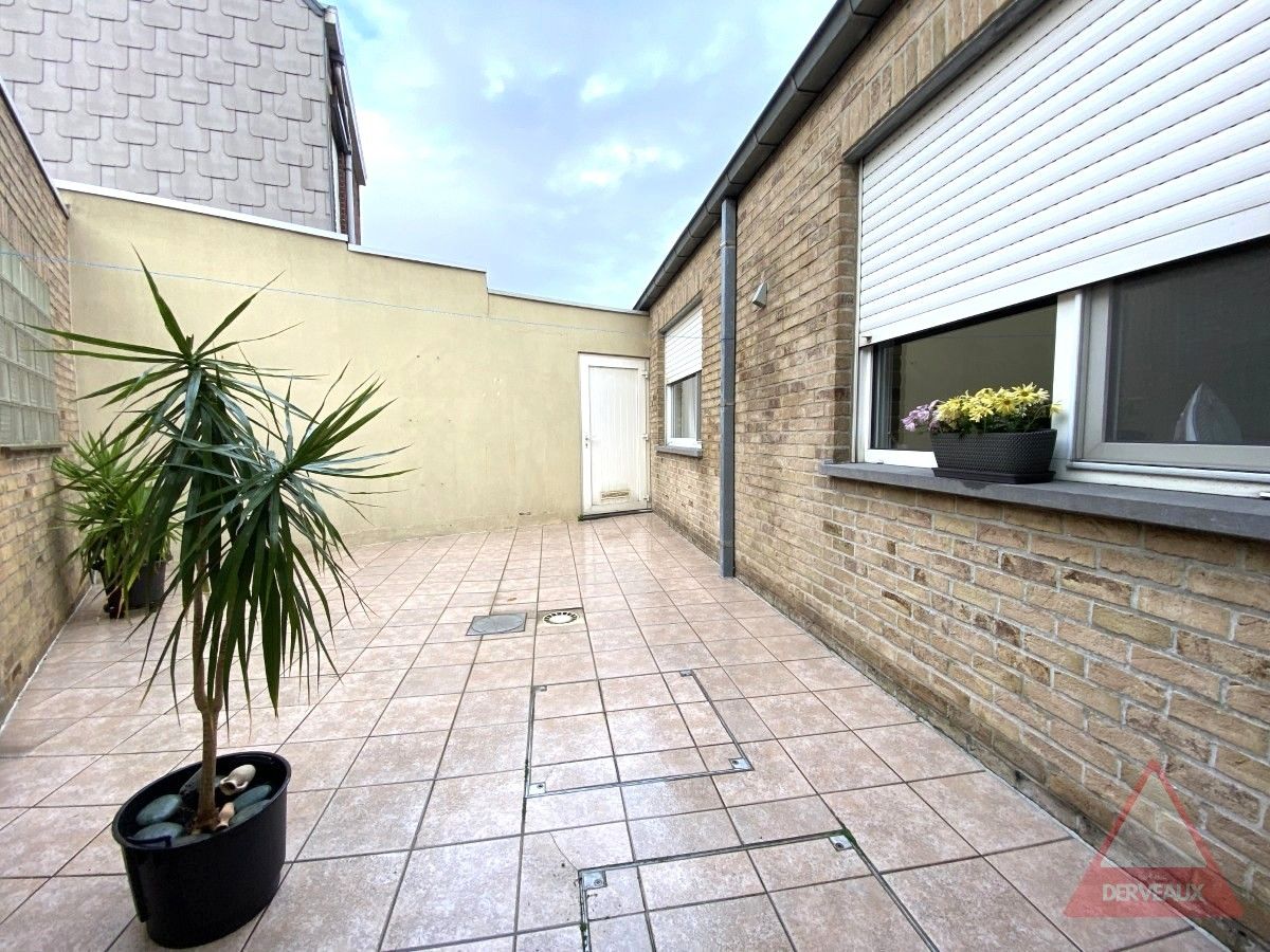 Roeselare – Gelijkvloers appartement met garage en directe toegang foto 14