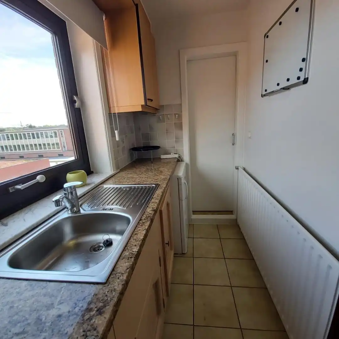 Appartement met 1 slaapkamer en groot terras in het centrum van Izegem foto 6