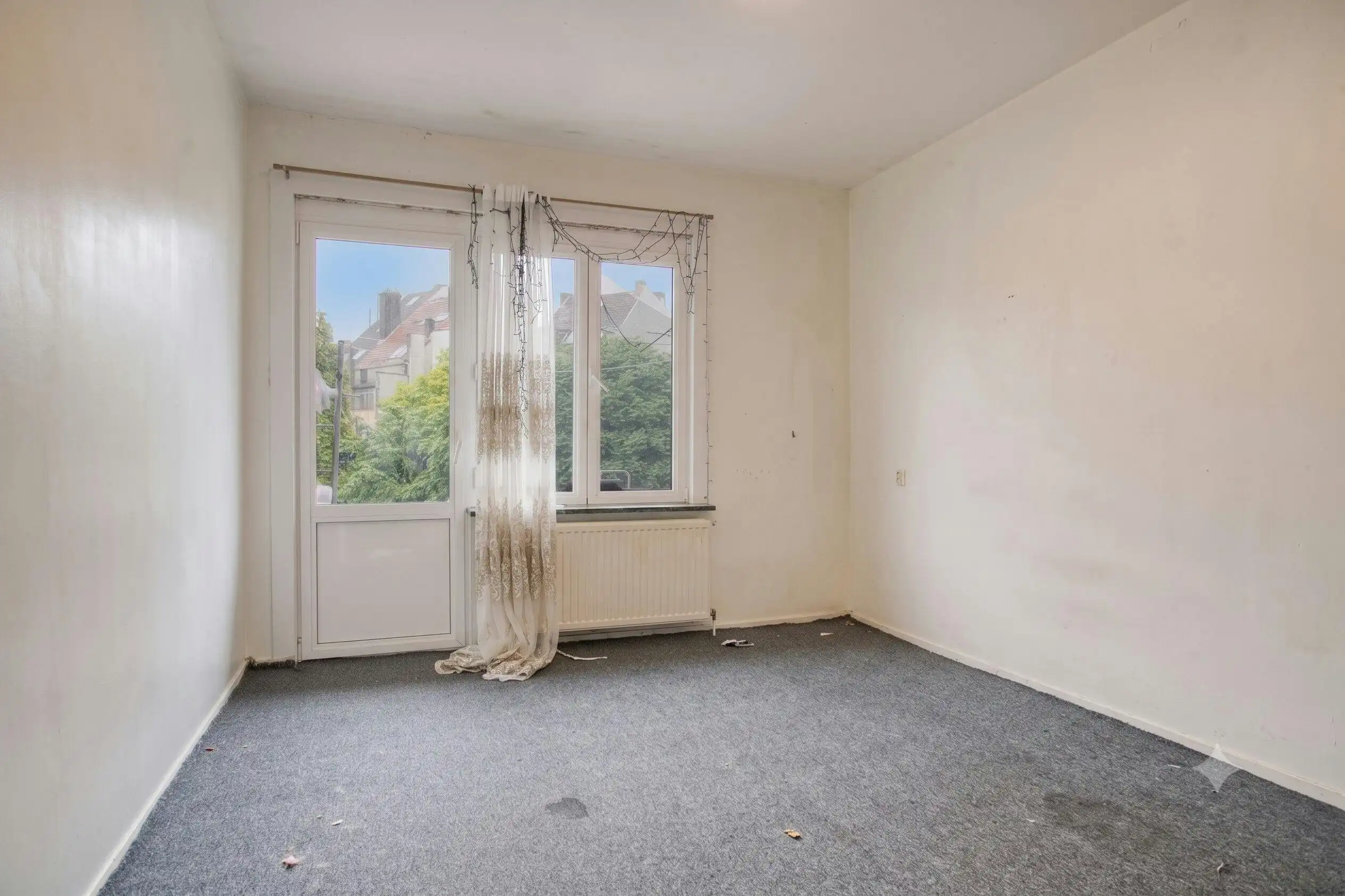 Te renoveren appartement met twee slaapkamers foto 6