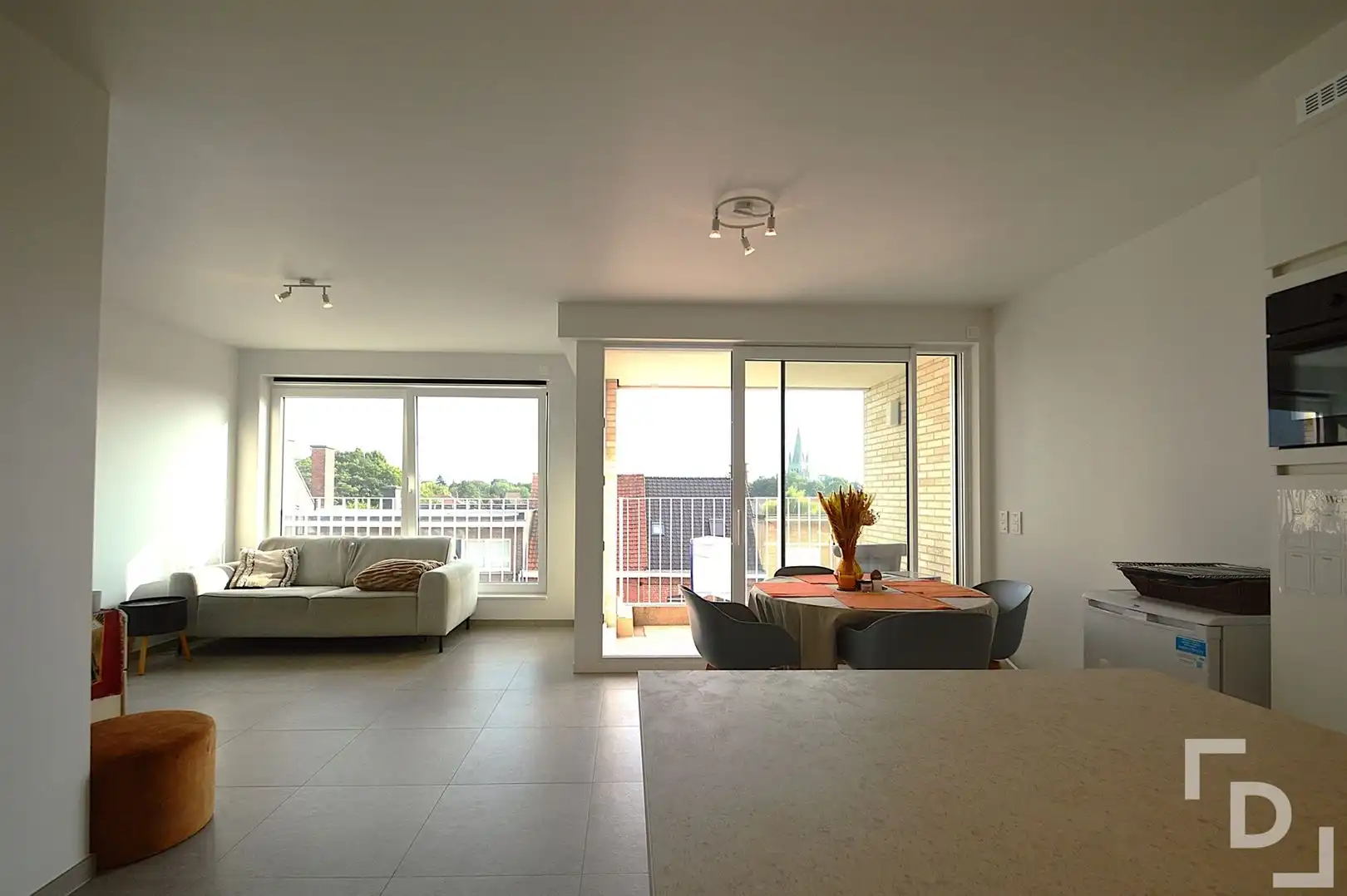 Nieuwbouwappartement met 2 slaapkamers en carport te Ieper foto 14