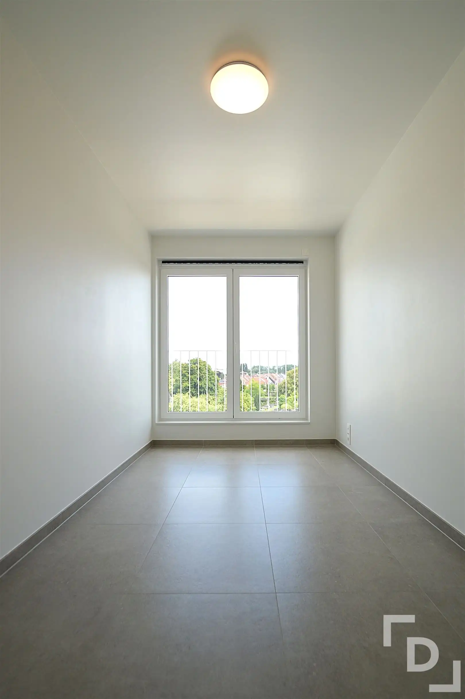 Nieuwbouwappartement met 2 slaapkamers en carport te Ieper foto 14