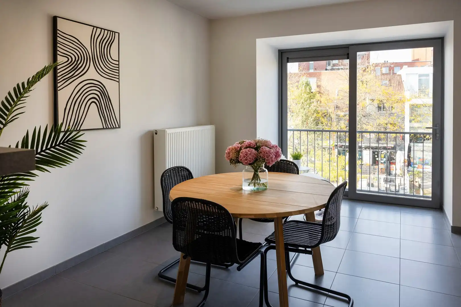 Centraal gelegen, lichtrijk appartement met 2 slaapkamers. foto 6