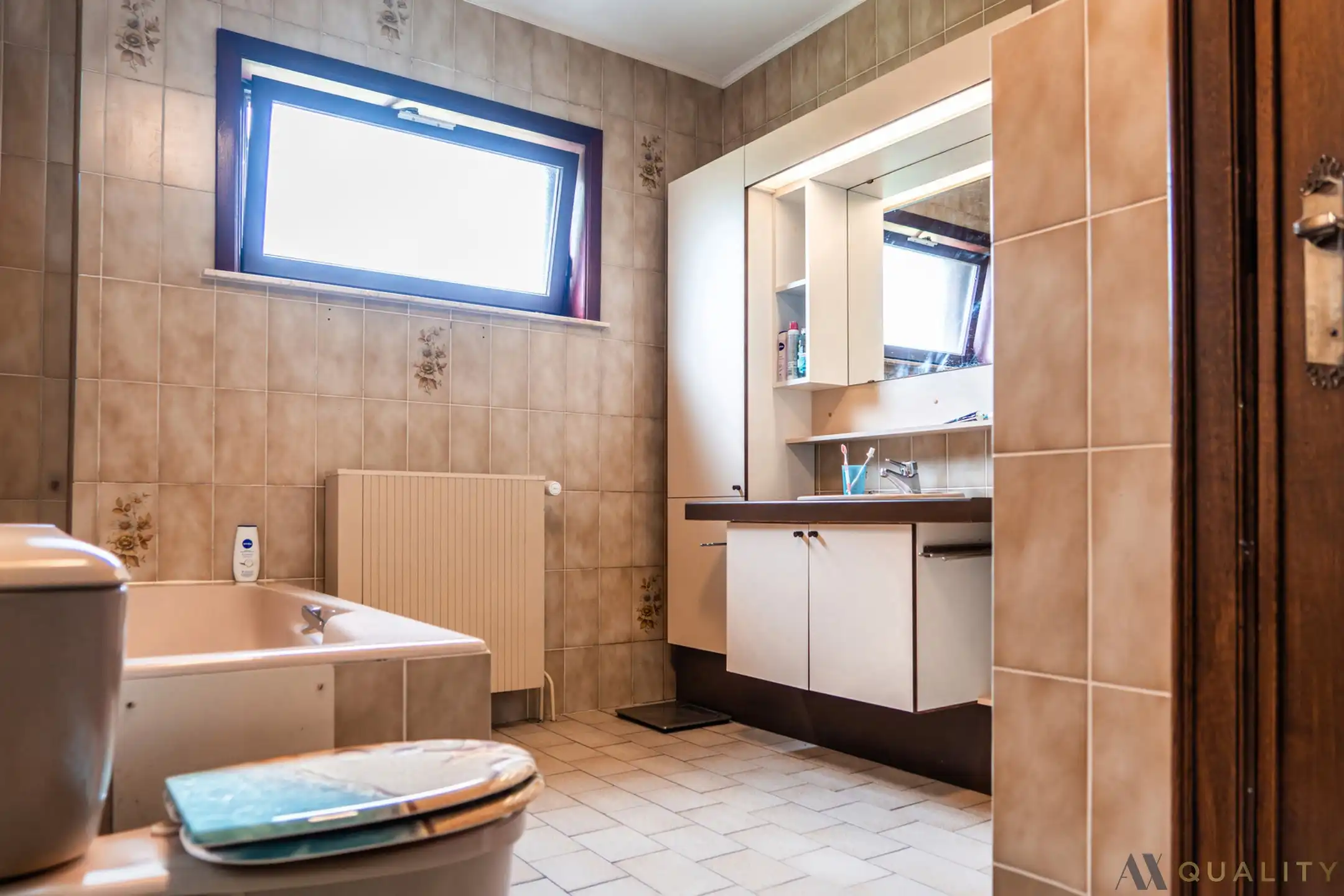 Ruime woning met 6 slaapkamers en 2 garages foto 19