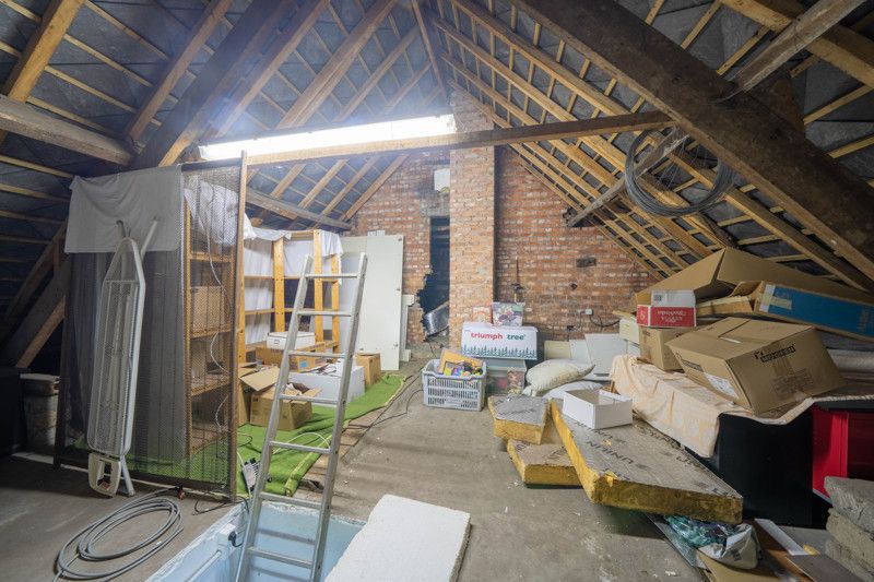 Rustig gelegen woning op 8are met aanpalende garage en zwembad foto 39