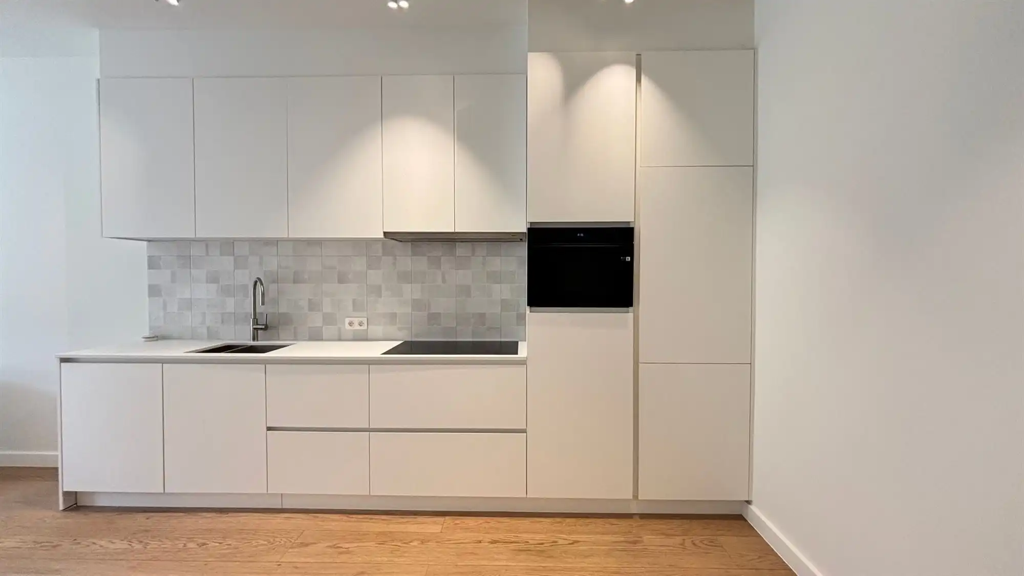Gerenoveerd gelijkvloers appartement met tuin foto 5