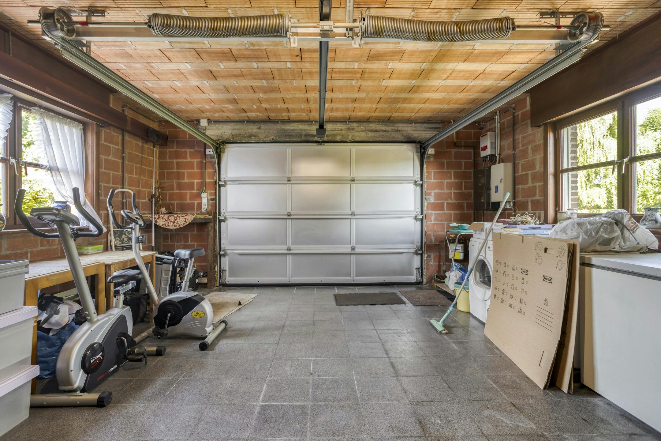Karaktervolle villa op ruim perceel te koop in Roeselare foto 20