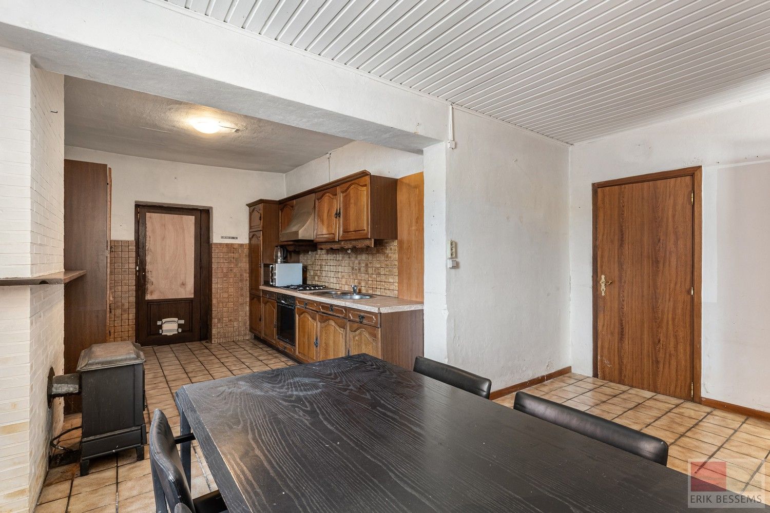 Charmante renovatiewoning met authentieke details en karaktervolle gevel. foto 14