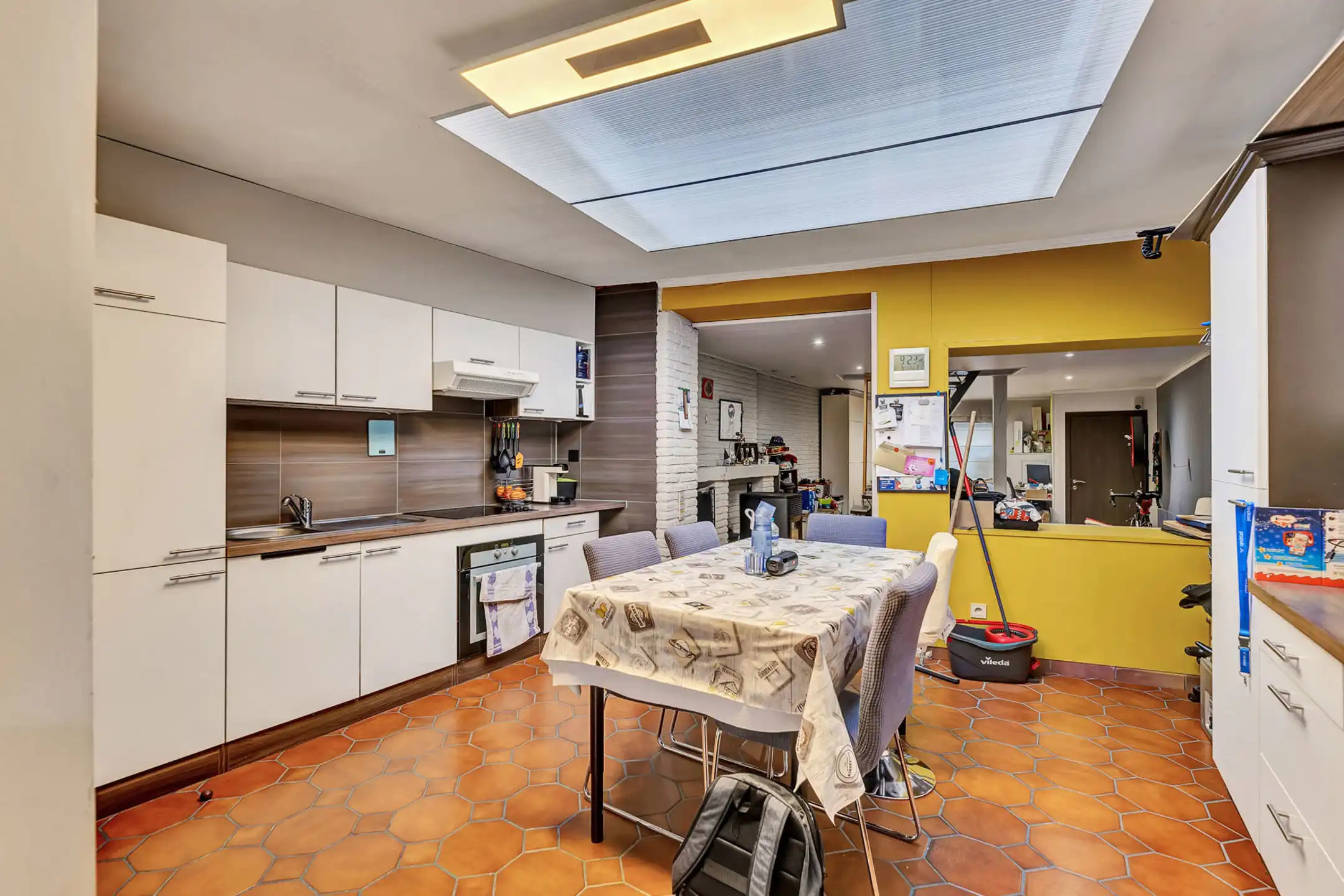 Gesloten bebouwing met 4 slaapkamers en tuin foto 7