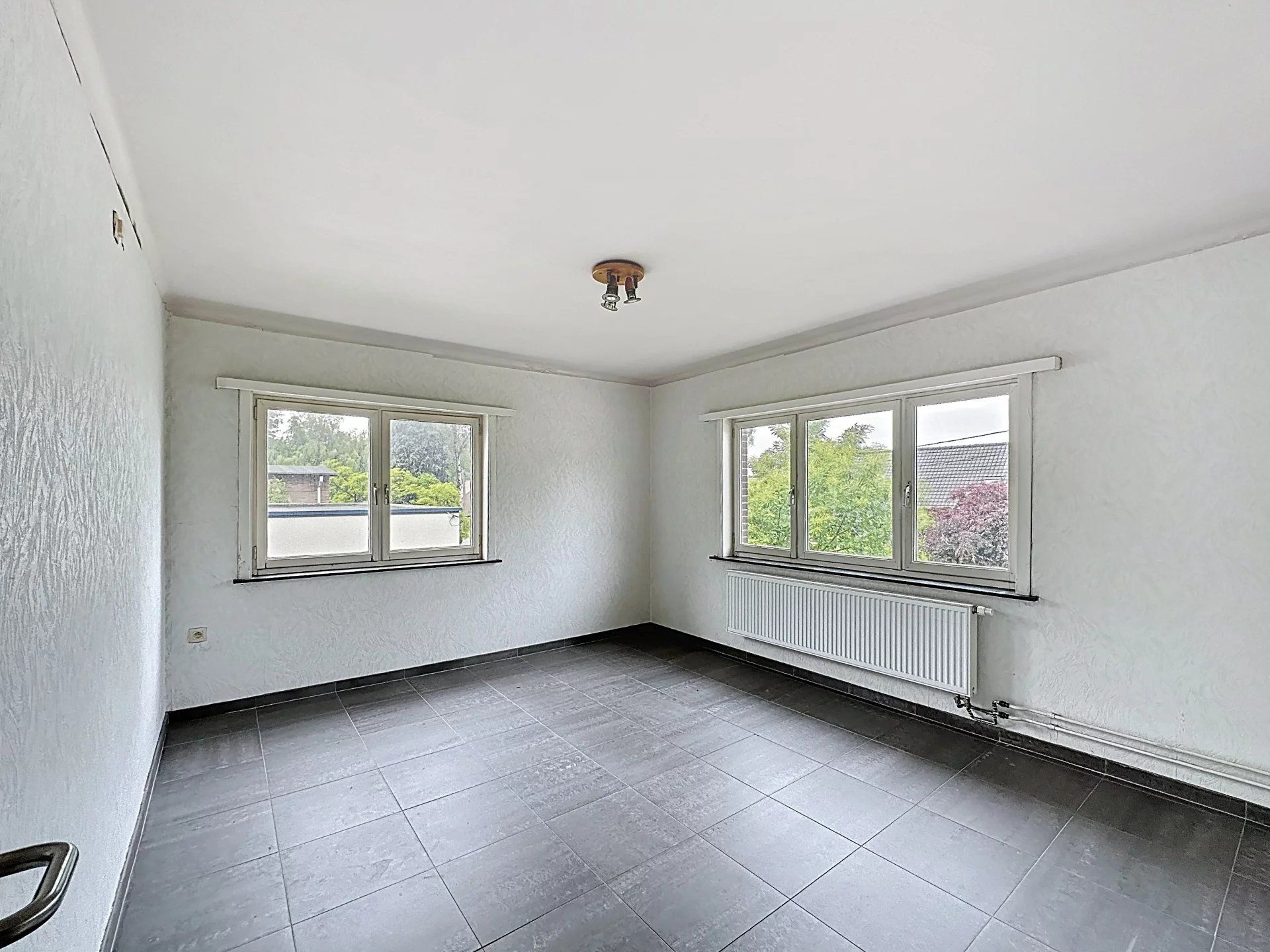 Op te knappen woning met 3, mog. 5 slaapkamers op groot perceel van +/- 10 are. foto 15