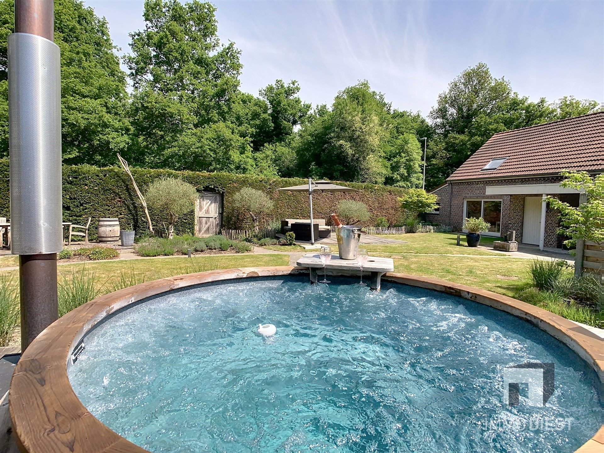 Brasserie - restaurant - feestzaal - privéwoonst foto 6