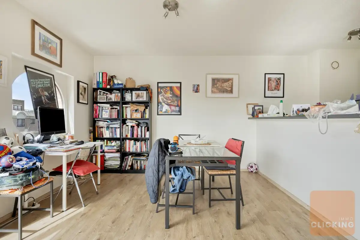 Stijlvol appartement met 2 slaapkamers en parkeerplaats foto 12