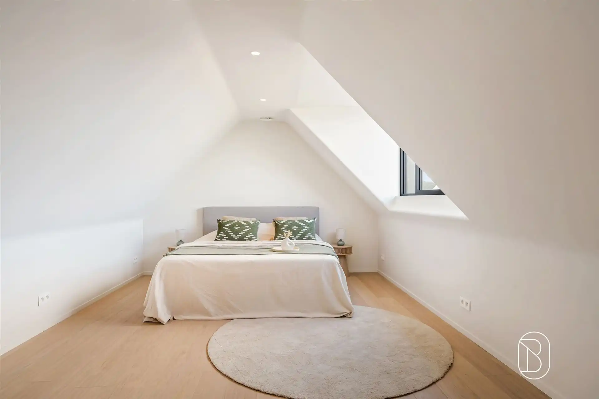 Prachtig gelegen klassewoning met paardenstallen.  foto 26