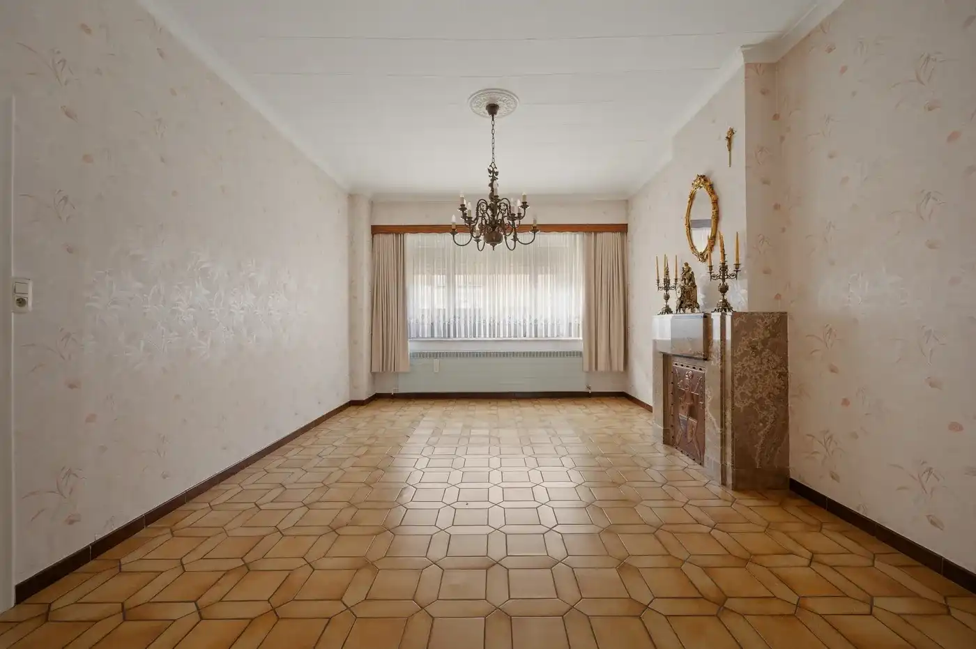 Te renoveren woning met 3 slaapkamers, garage en nabij voorzieningen foto 7