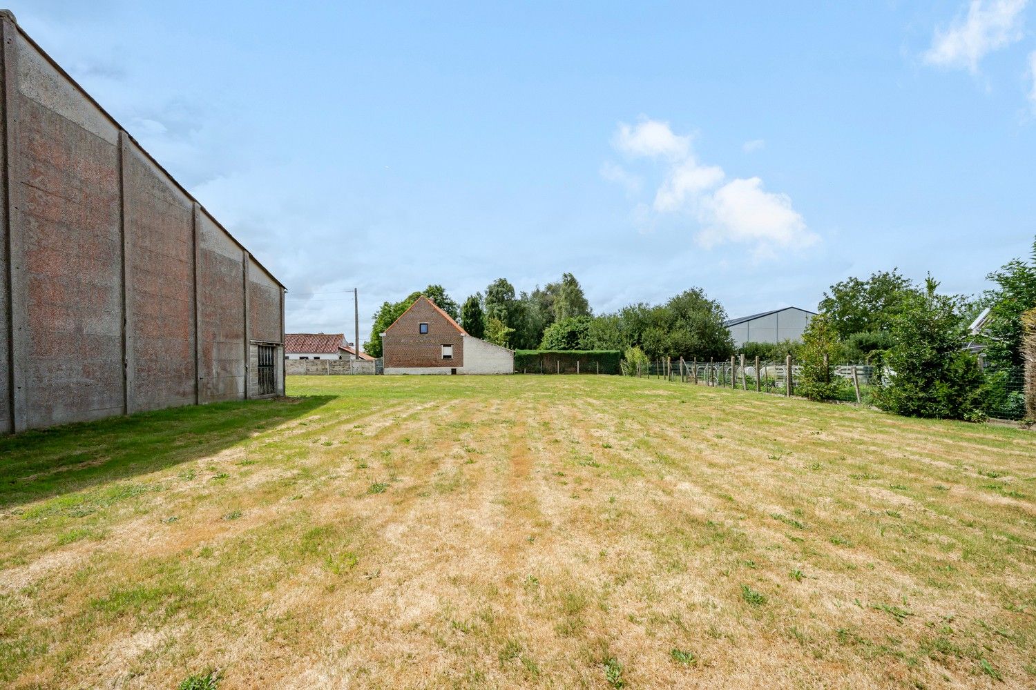 Alleenstaande woning met magazijn. foto 22