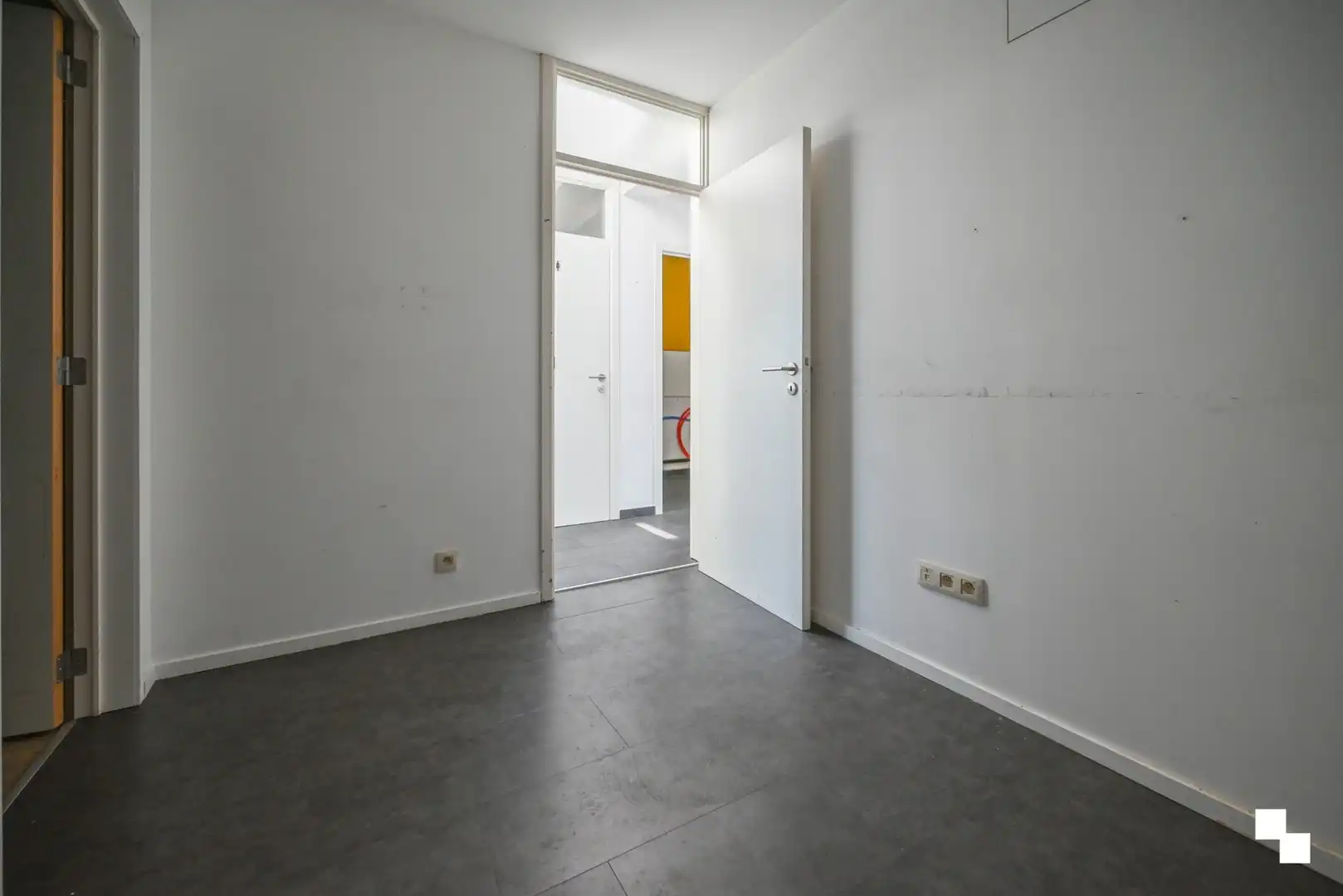 Uiterst goed gelegen commerciële ruimte te Bosmolens foto 11