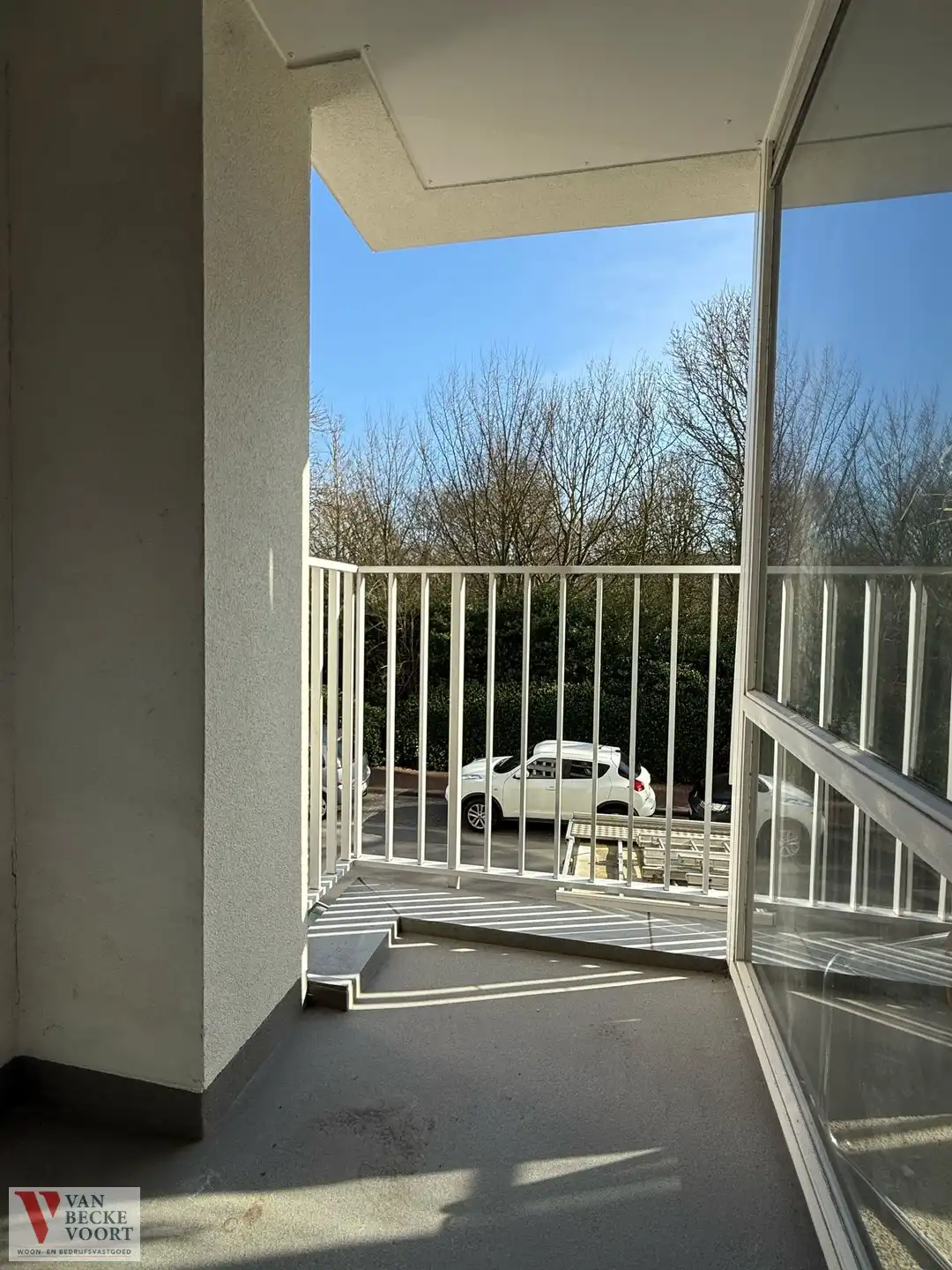 Ruim appartement met parkzicht foto 2