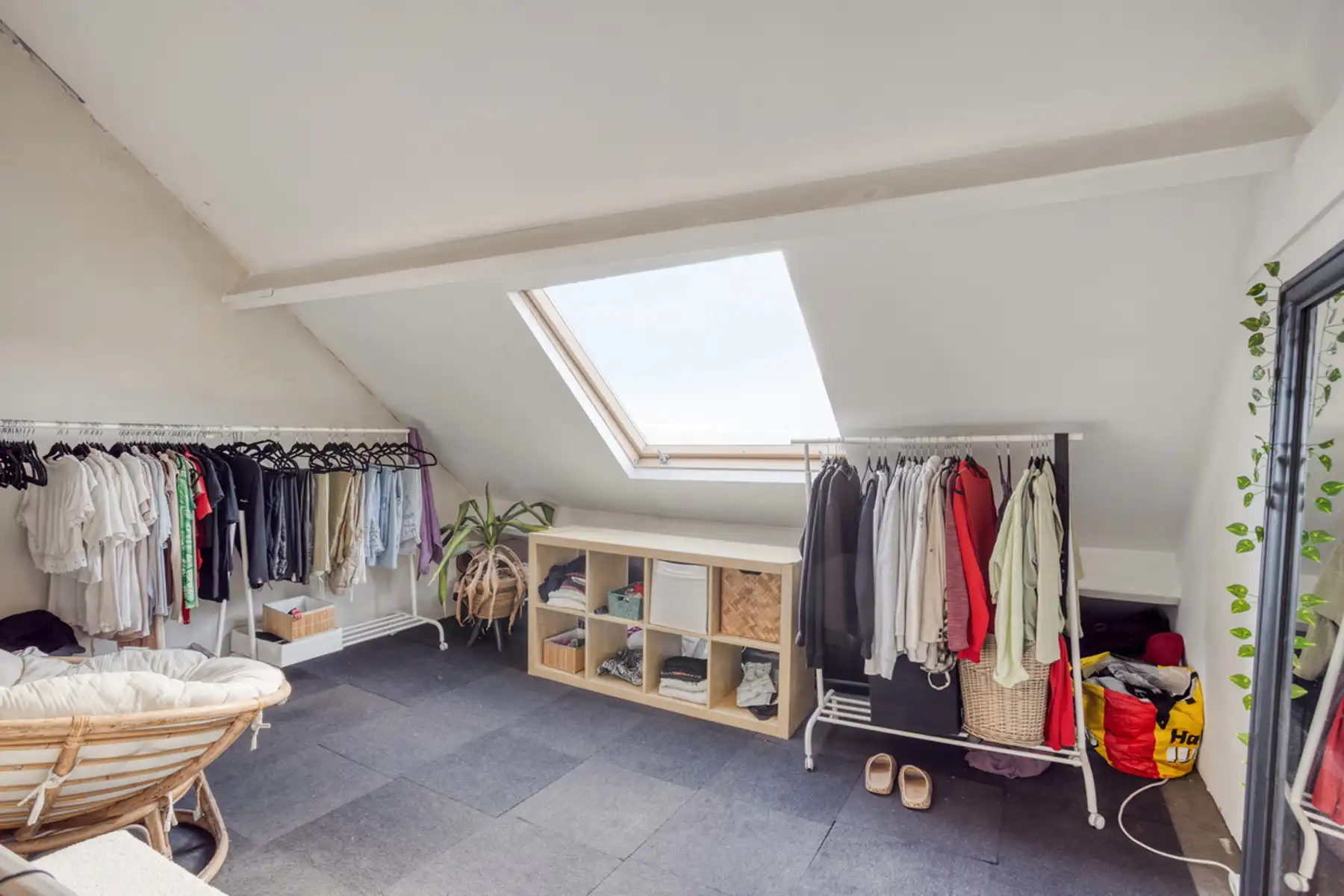 Ruime halfopen bebouwing op een strategische locatie. foto 16