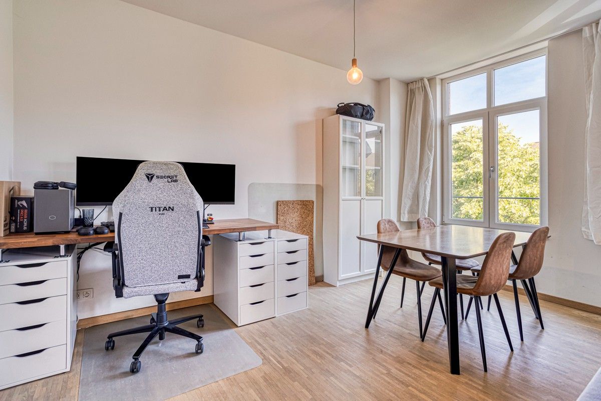 Vernieuwd 1-slaapkamerappartement aan het Sint-Pietersstation foto 5