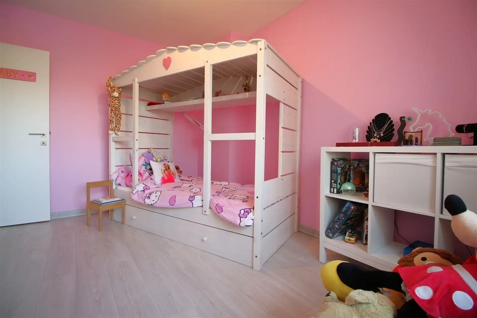 Gerenoveerde woning met 4 slaapkamers foto 18