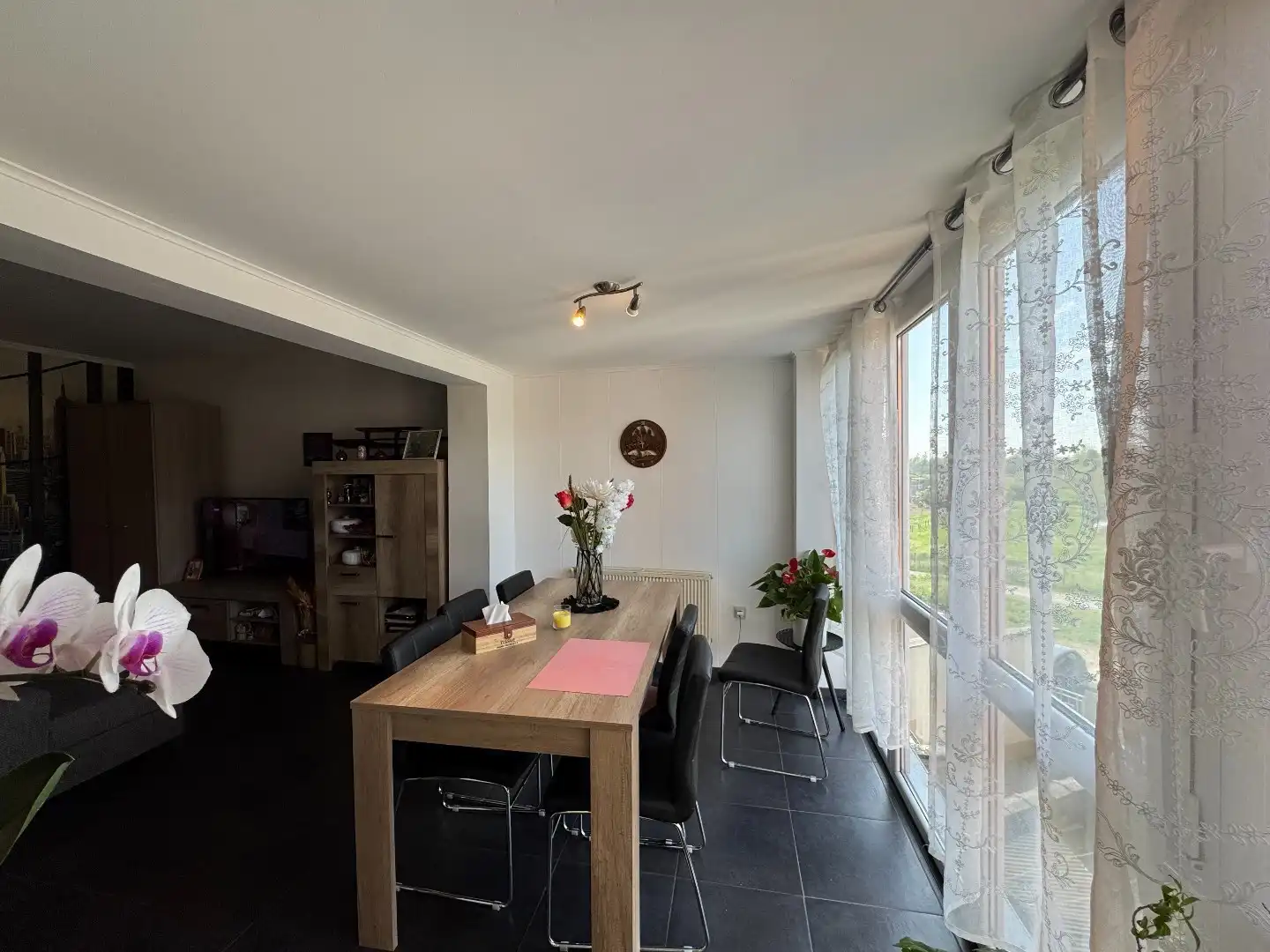 een instapklaar appartement met  2 SLPK. op VERD. 2 foto 5