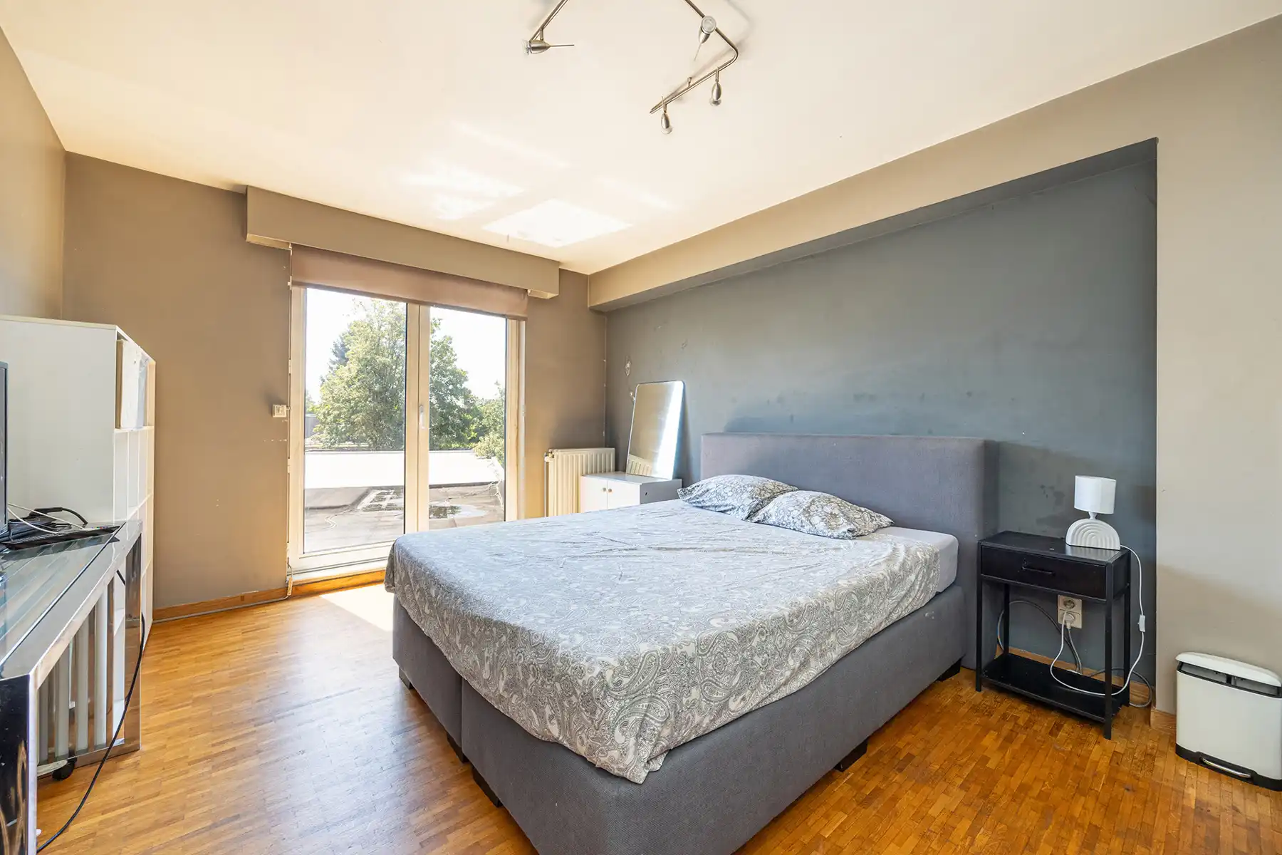 RUIM 4 SLAAPKAMER APPARTEMENT MET GARAGEBOX  foto 9