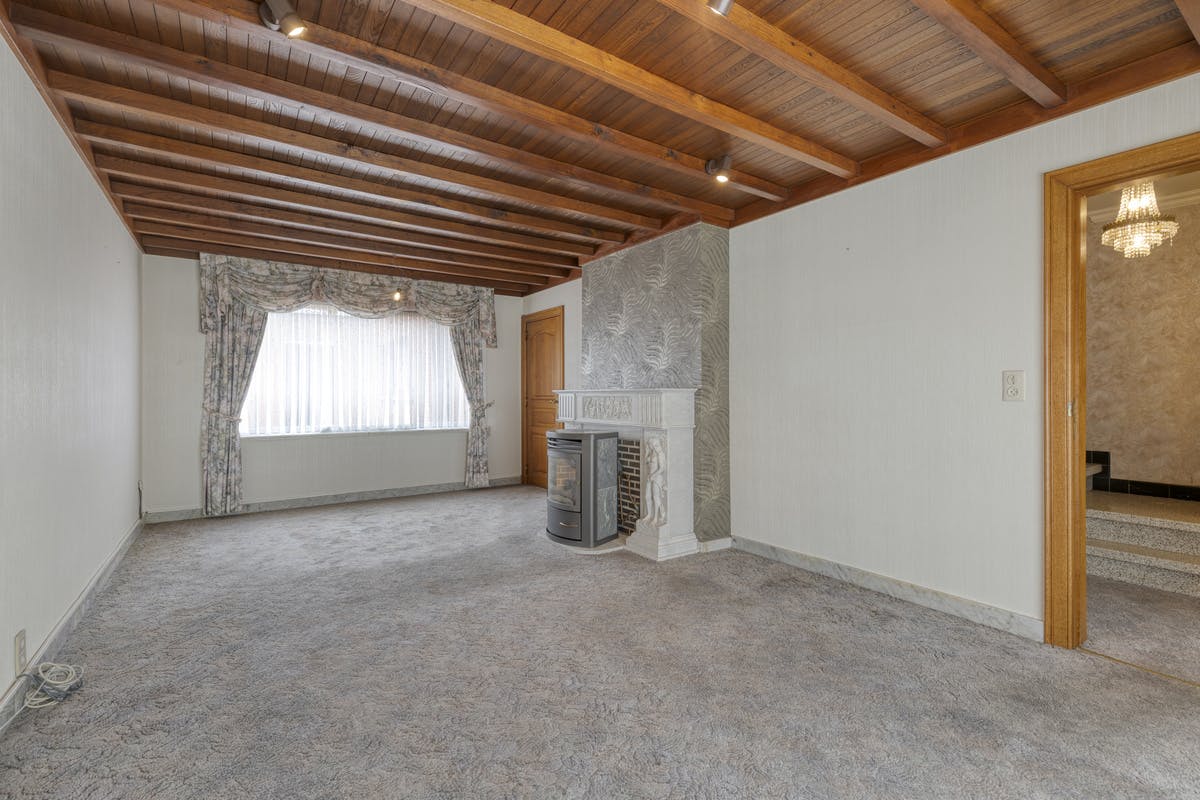 Verzorgde woning met 3 slaapkamers te koop in Harelbeke! foto 2