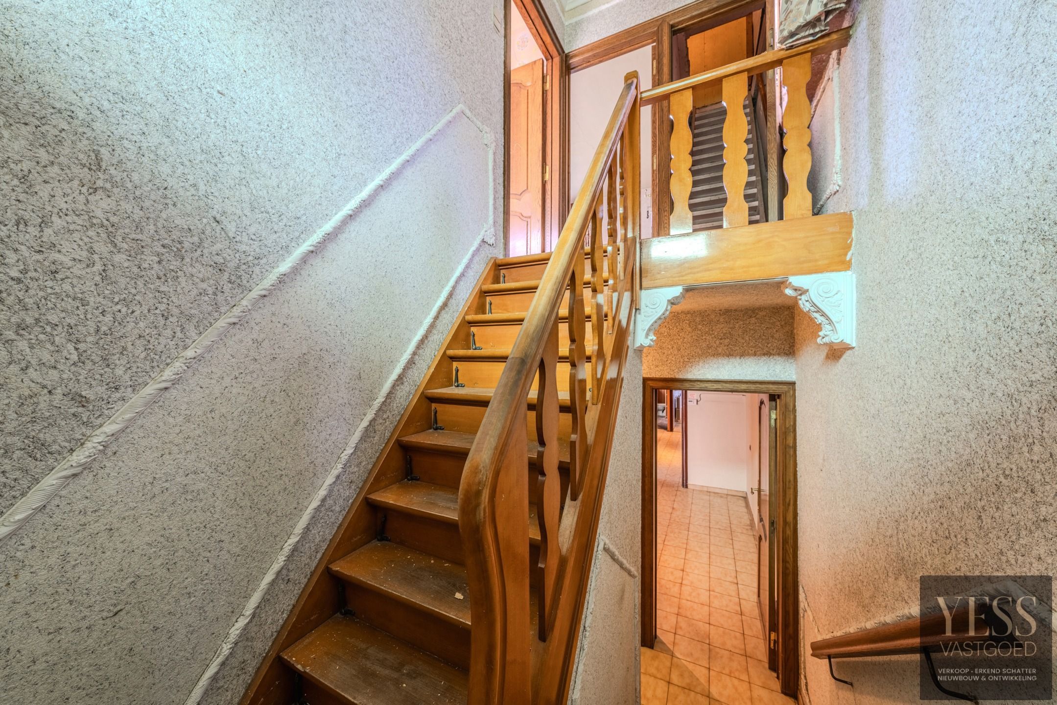 Te renoveren woning met potentieel aan de vaart! foto 9