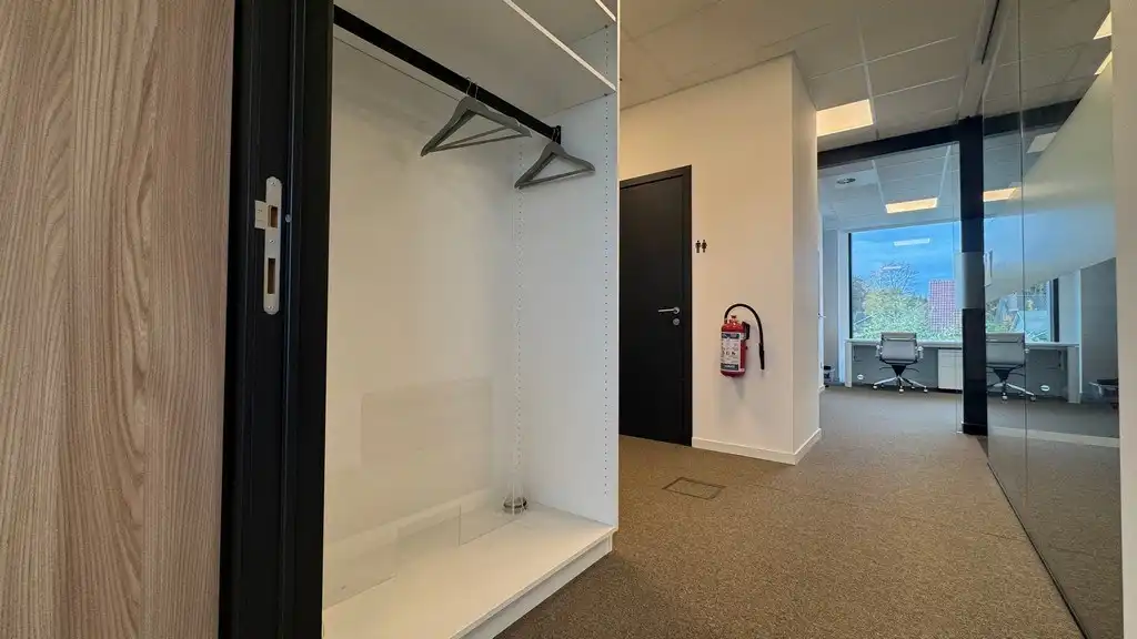 Knap ingerichte en gemeubelde kantoorruimte te huur in Sint-Martens-Latem foto 2