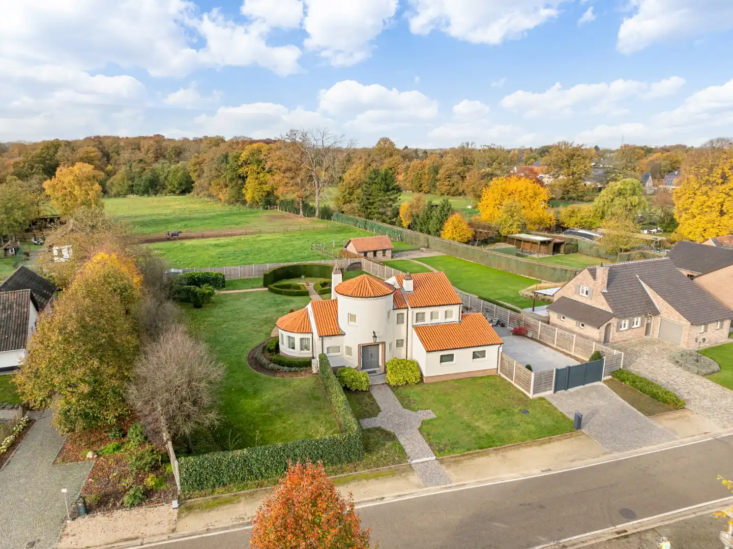 Verrassend luchtige villa  foto 32