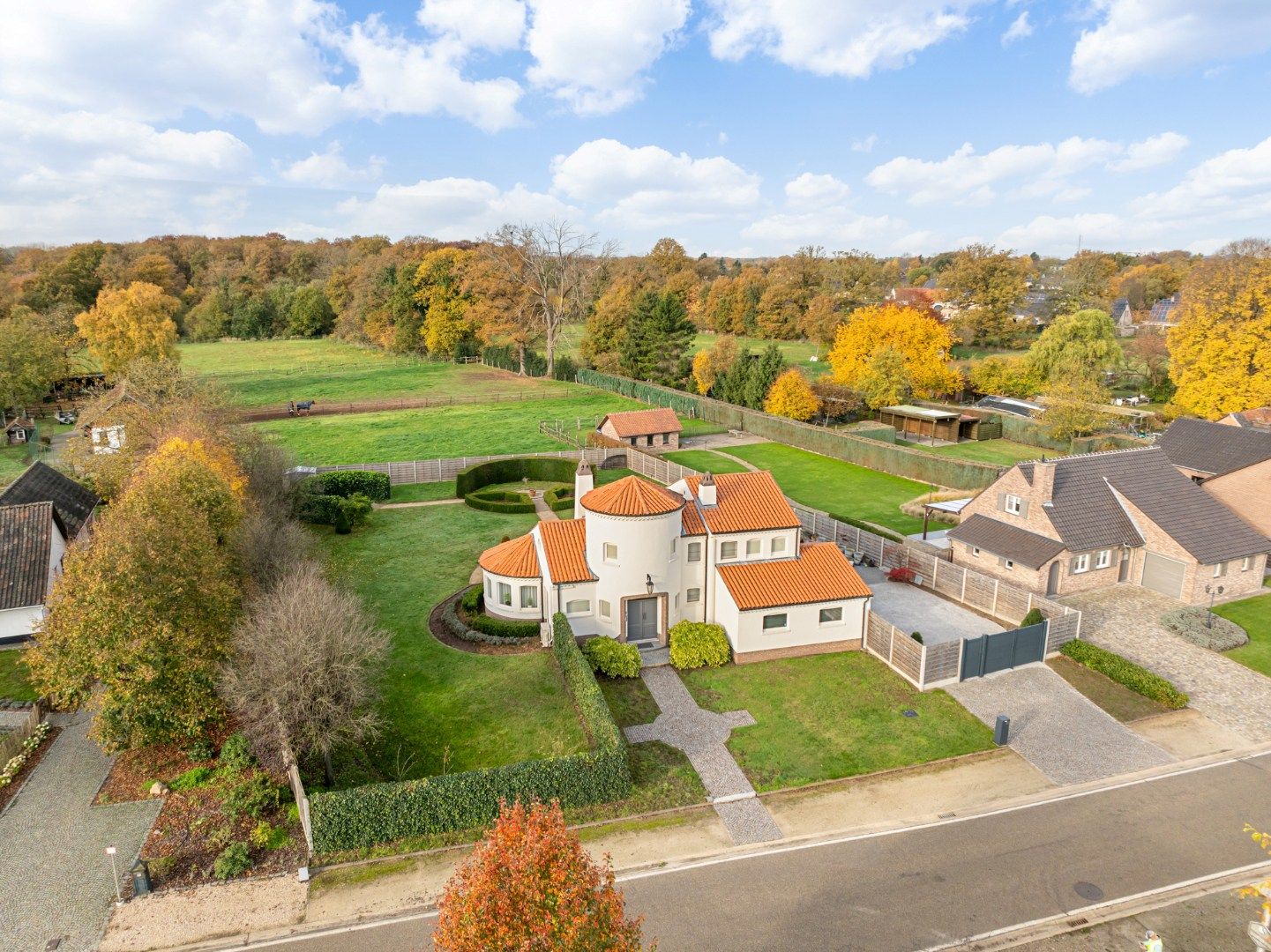 Verrassend luchtige villa  foto 32