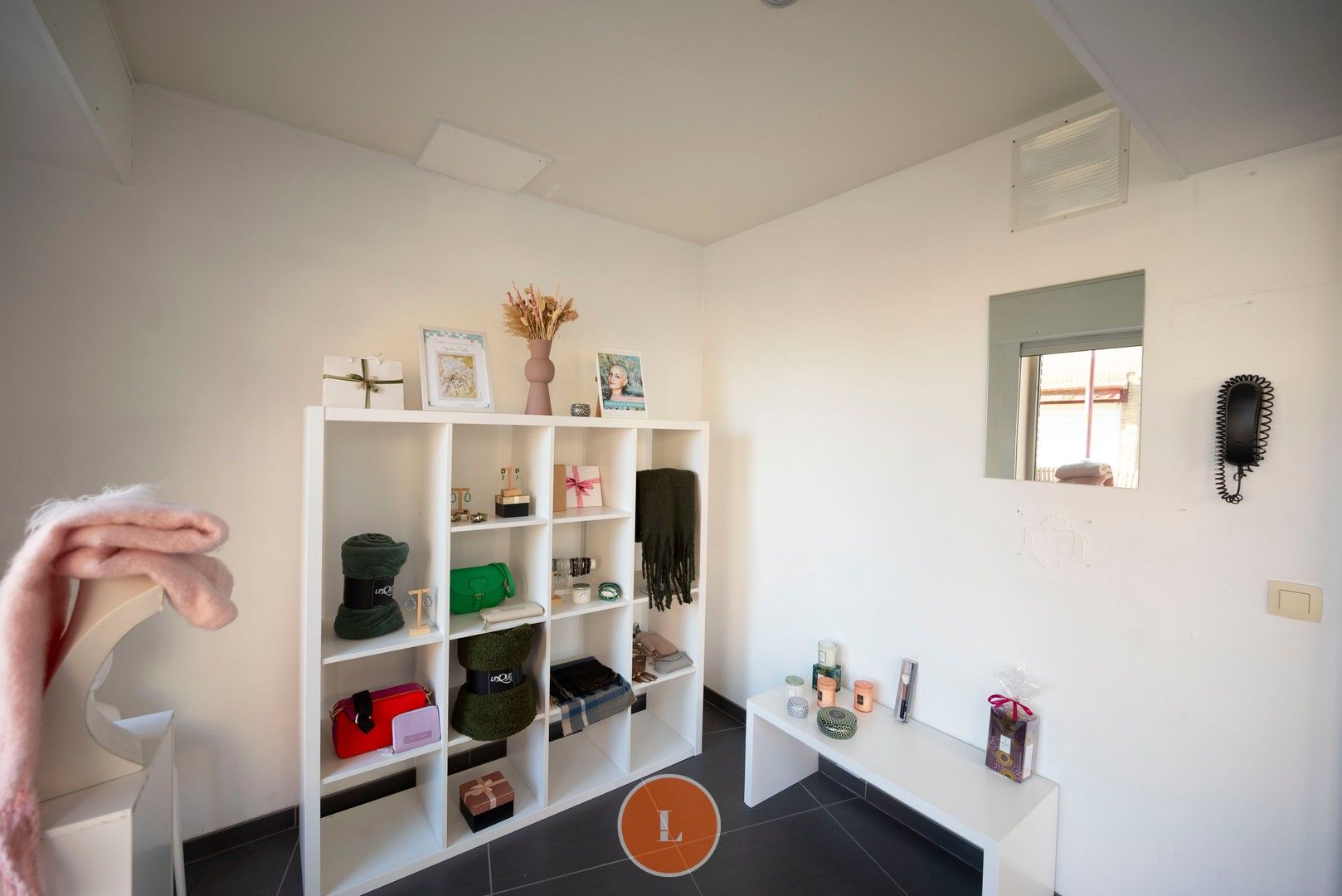 Handelspand op topligging in Menen foto 12