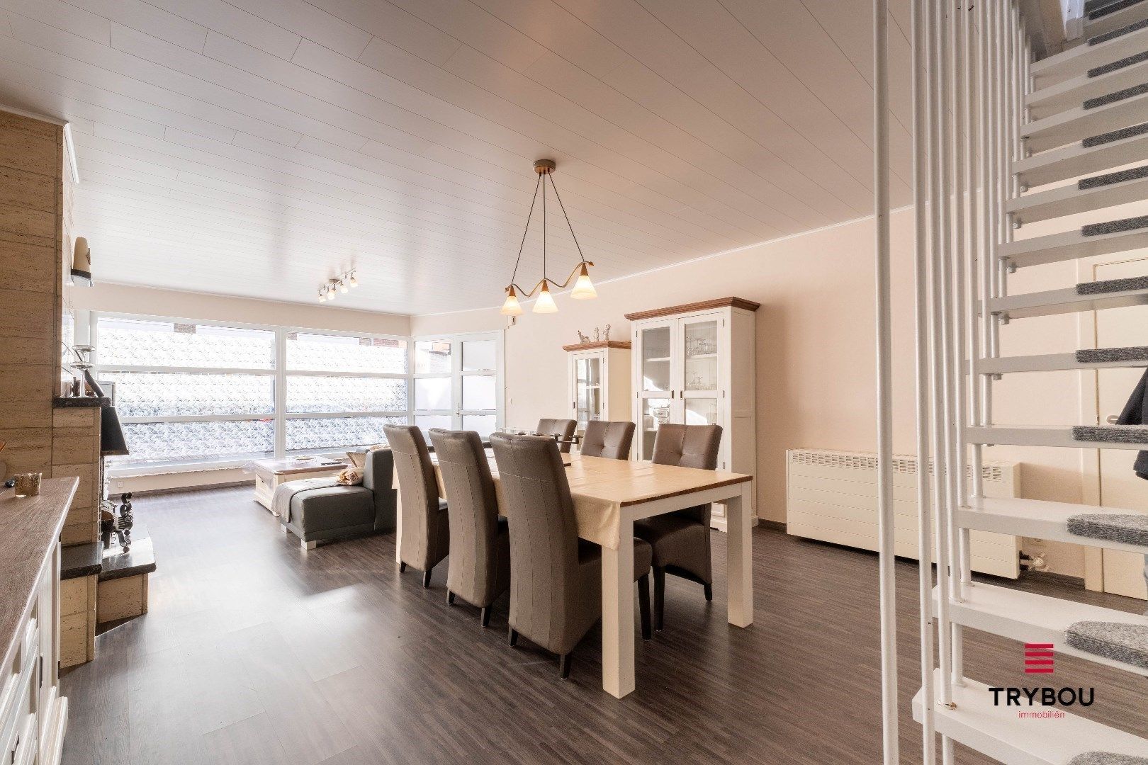 Kwalitatieve karakterwoning met ruime garage, pal in het centrum van Houthulst foto 9