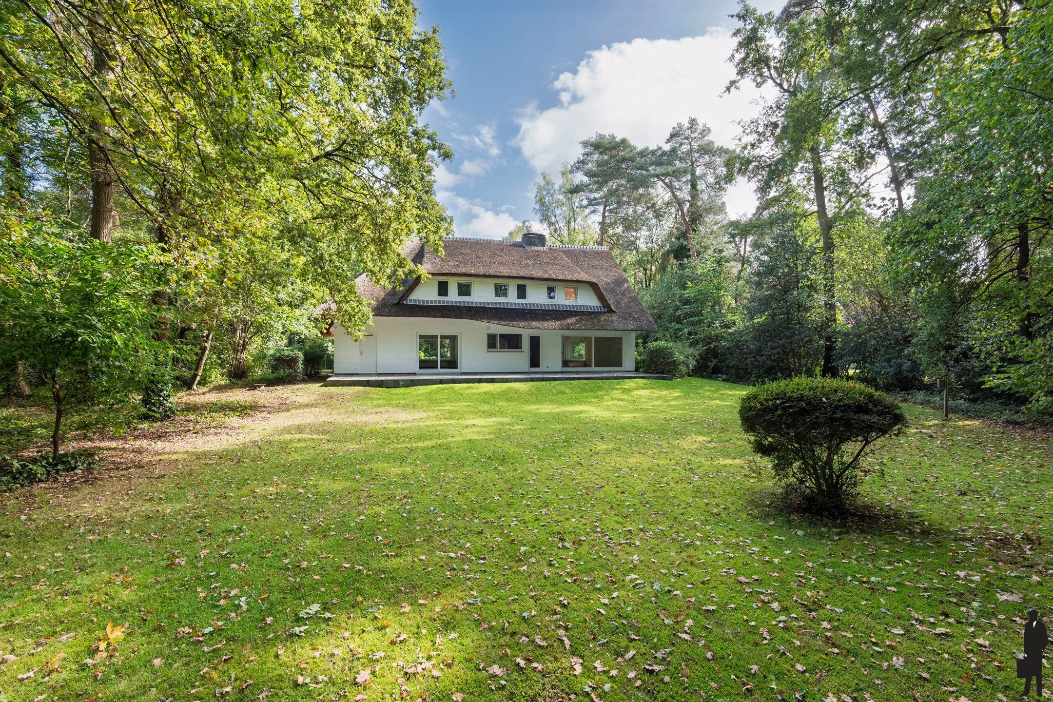 Rietgedekte villa op ca. 3.350 m² met optimale privacy foto 38