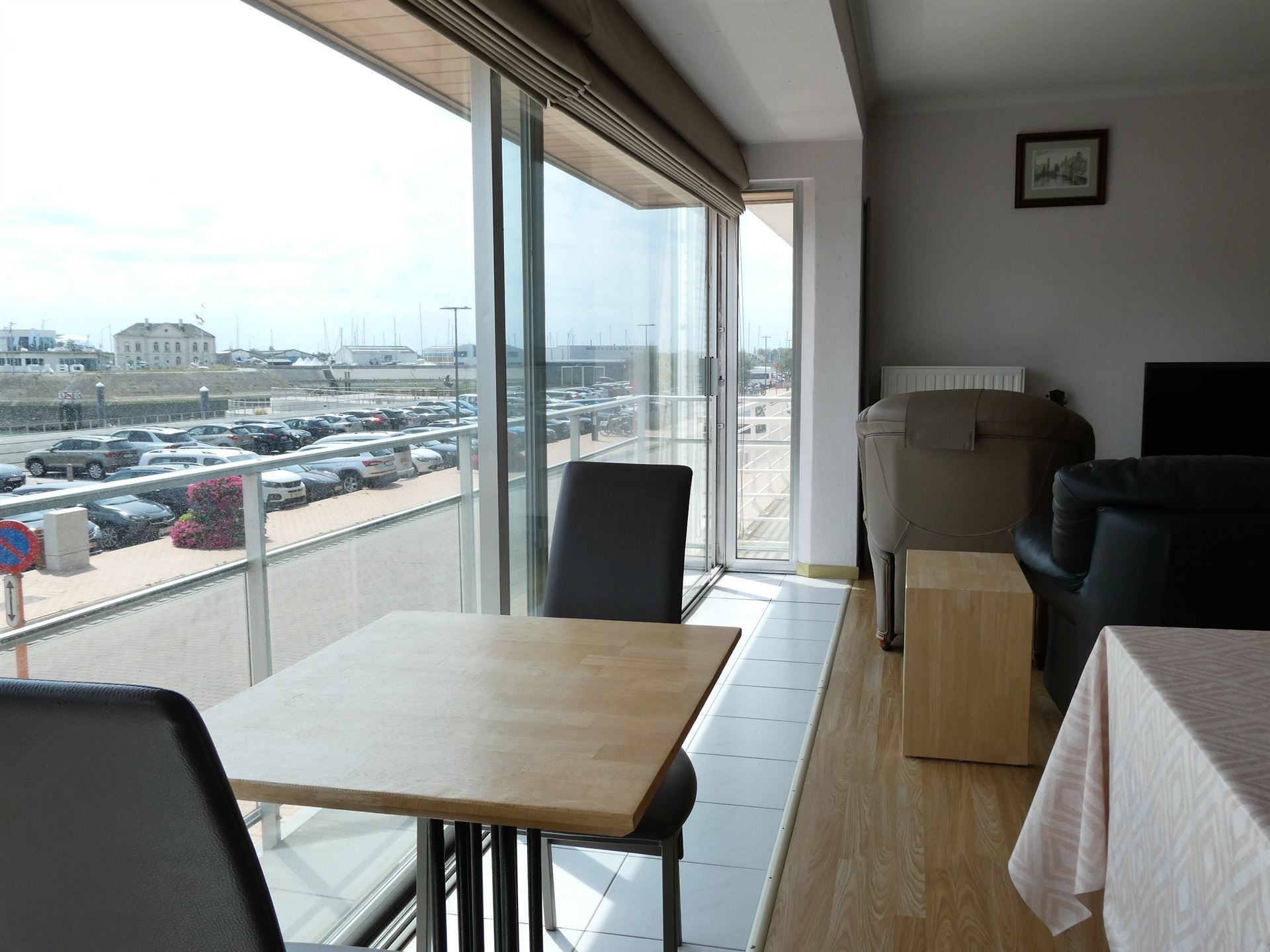 Appartement foto {{pictureIndex}}
