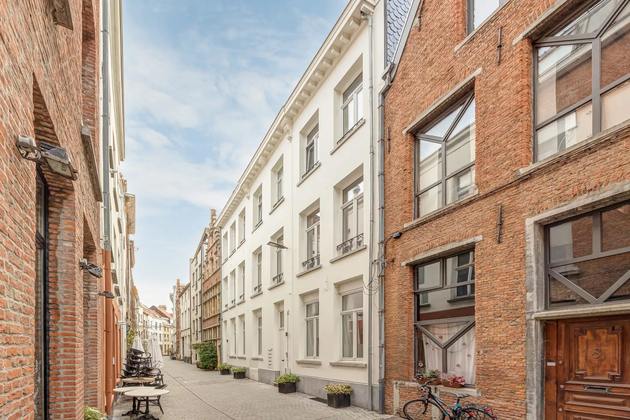 Penthouse met dakterras en kathedraalzicht op toplocatie foto {{pictureIndex}}